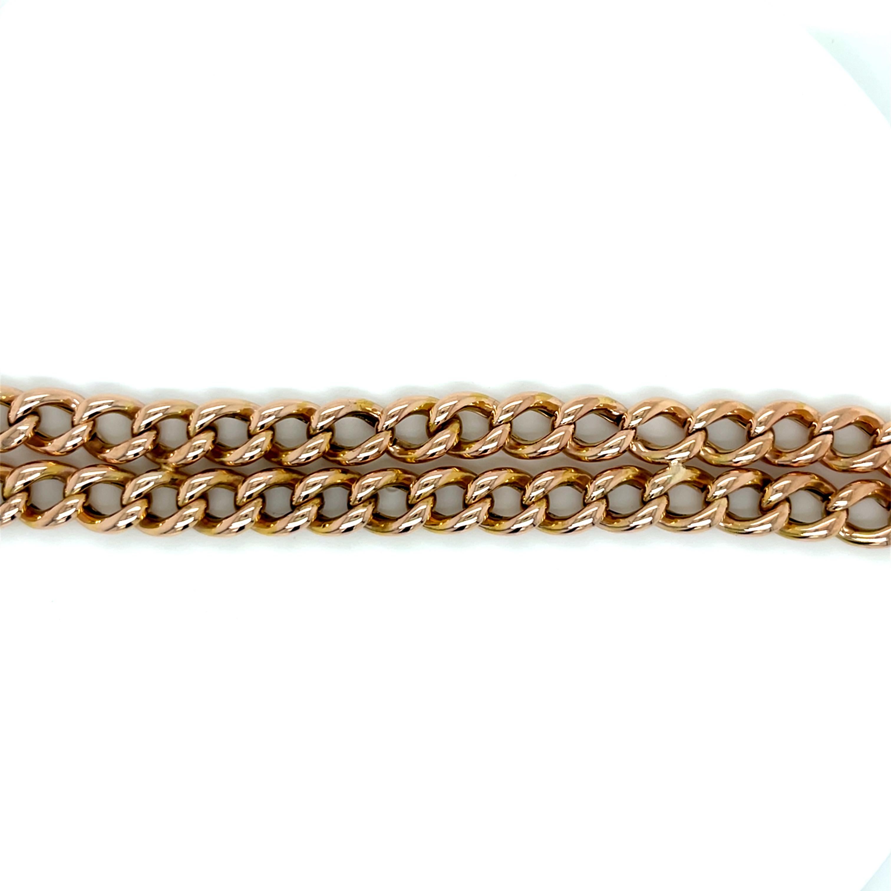 Bracciale d'epoca in oro giallo 14k Hand Made a doppio filo largo

L'eleganza senza tempo si incontra in questo splendido bracciale vintage in oro giallo 14k risalente agli anni '40 circa. Questo straordinario pezzo mette in mostra una meticolosa