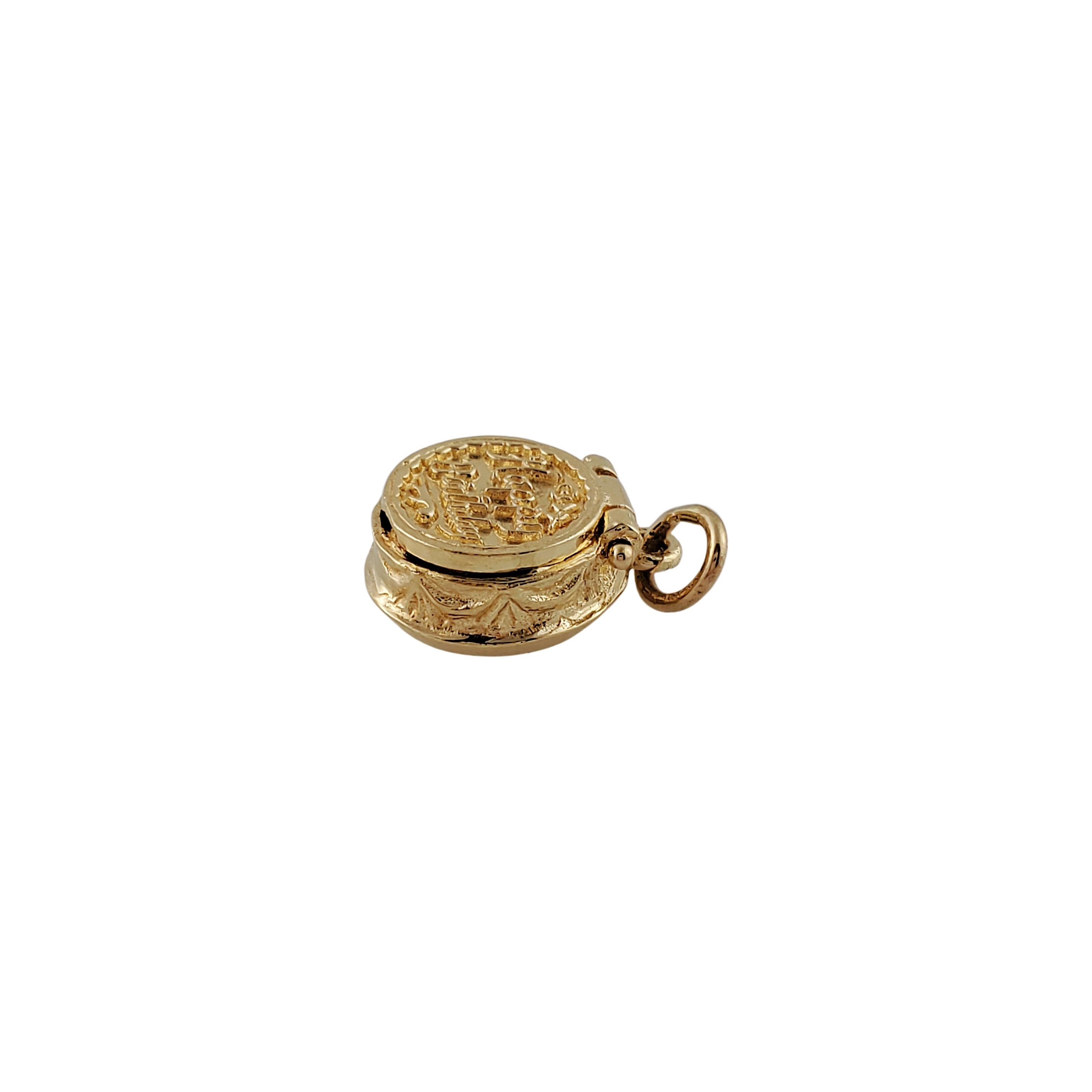 Vintage 14K Yellow Gold Happy Birthday Charm

Beautiful birthday charm detailed in yellow gold.

Size: 14.22mm X 11.10mm

Weight: 3.6 gr / 2.3 dwt

Hallmark: RQC 14K

Very good condition, professionally polished.

Will come packaged in a gift box