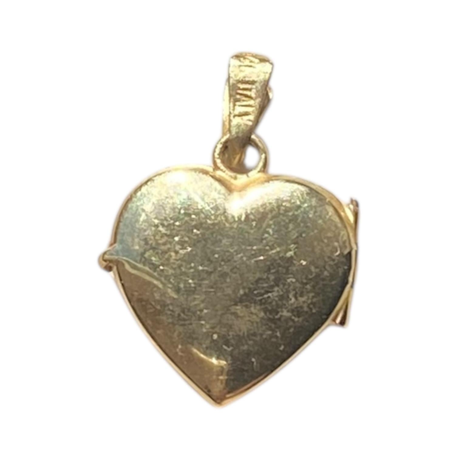 Vintage 14K Yellow Gold Heart Locket Pendant For Sale 1