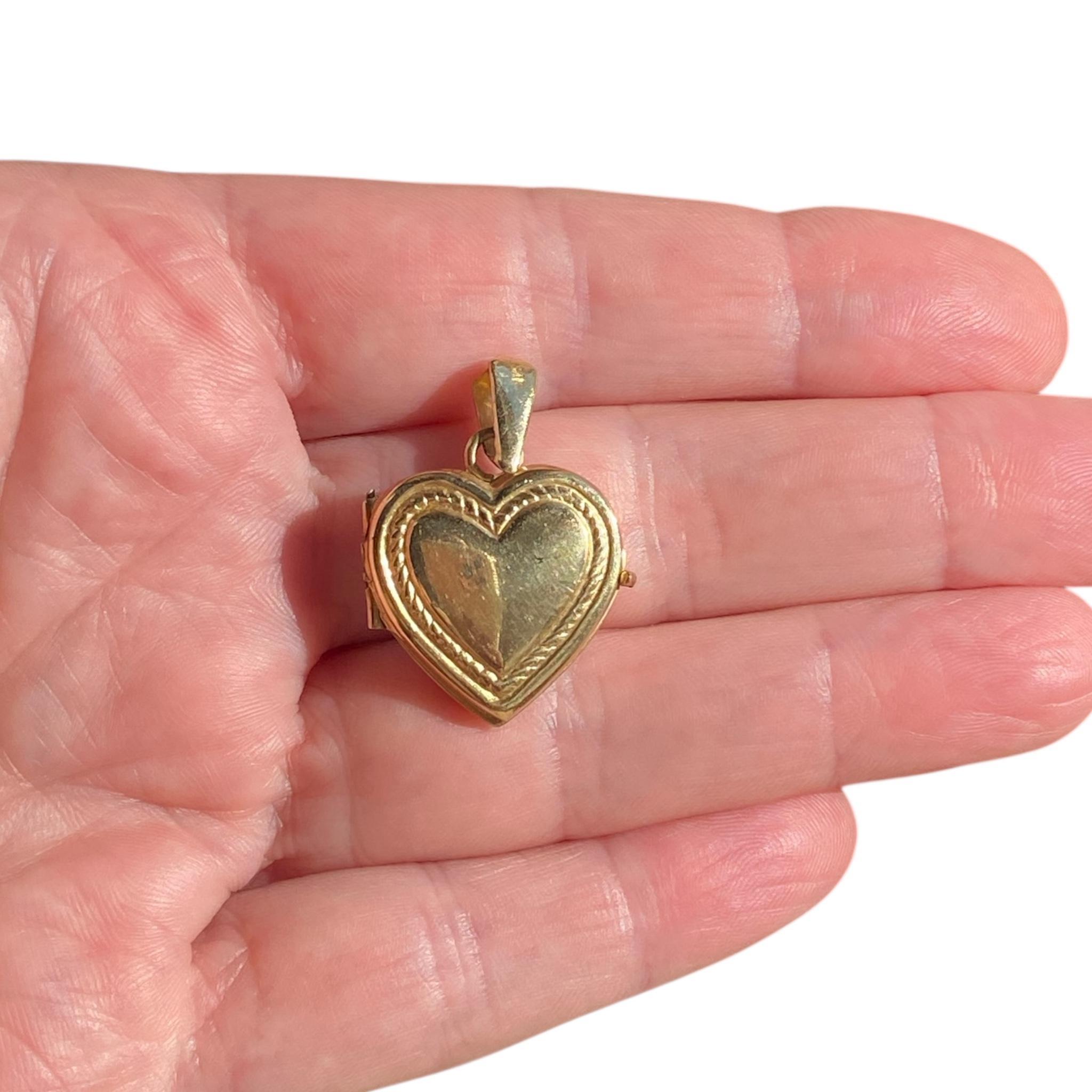 Vintage 14K Yellow Gold Heart Locket Pendant For Sale 2