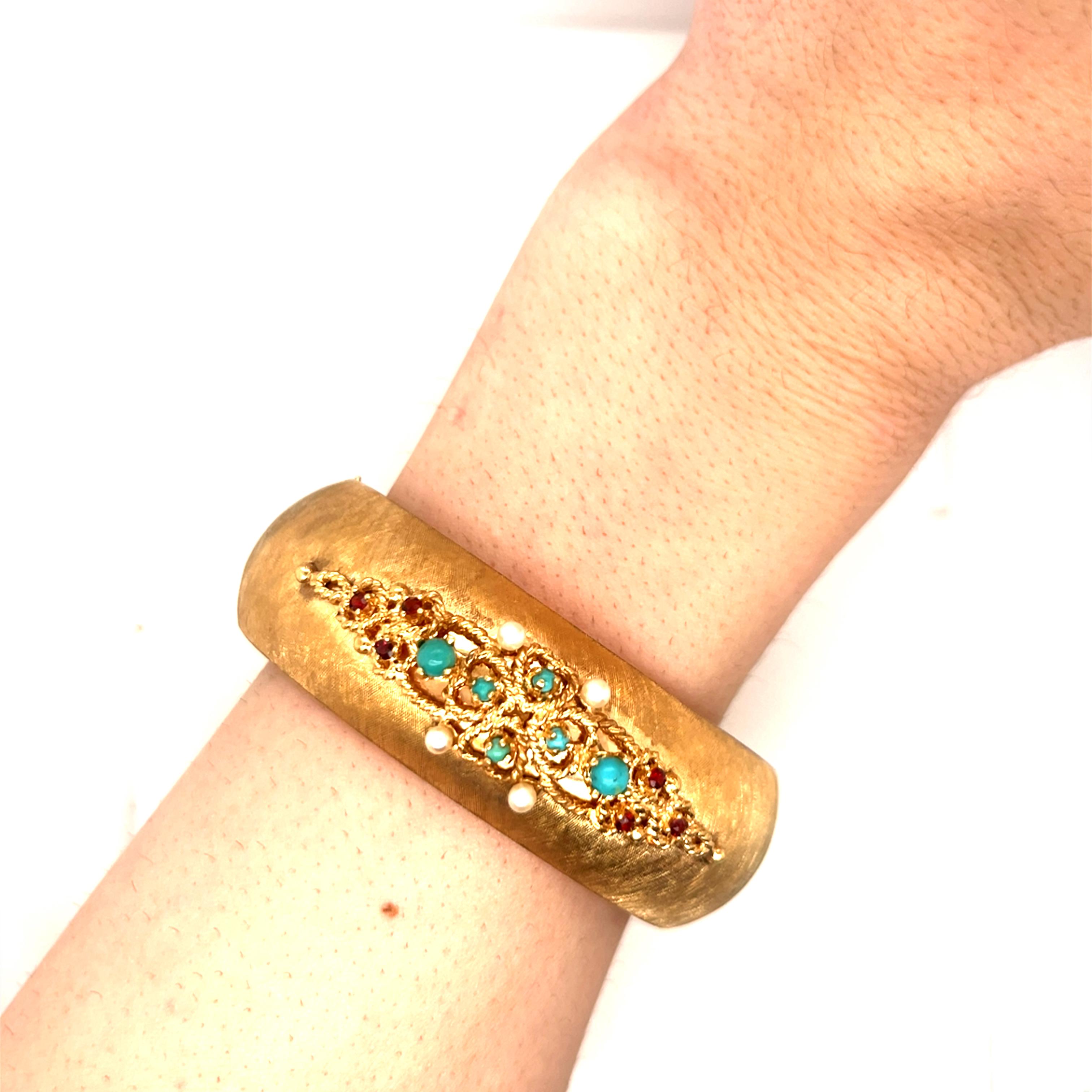 Perle Bracelet jonc lourd vintage en or jaune 14 carats avec turquoise, perles et grenat en vente