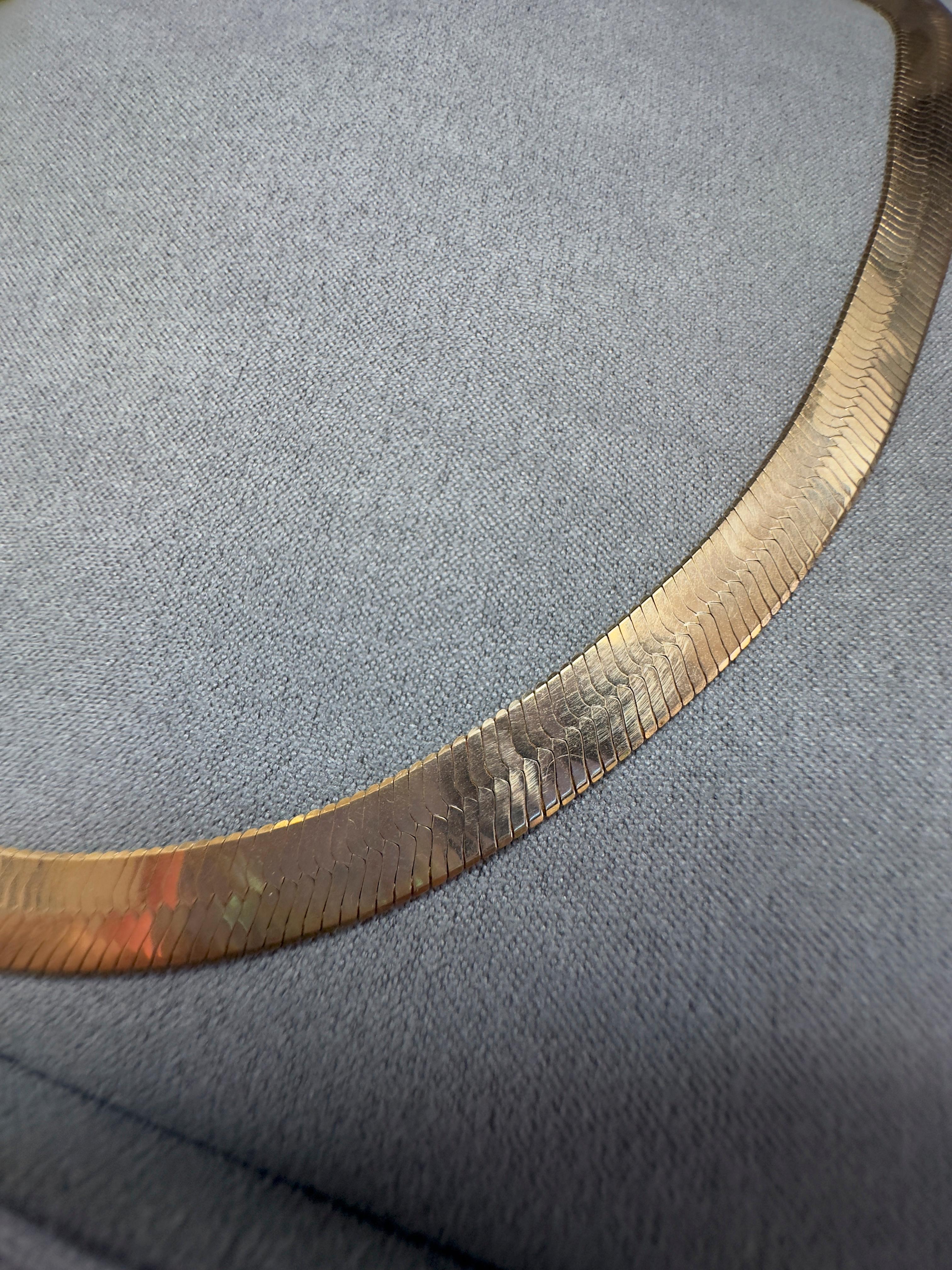 Vintage 14k Yellow Gold Herringbone Necklace For Sale 1