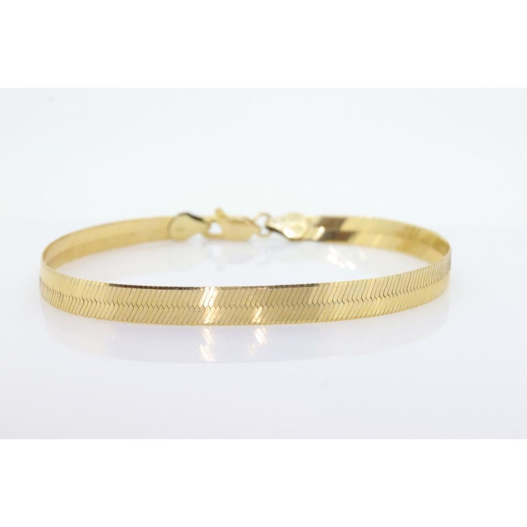 Vintage 14k Gelbgold hochglanzpoliertes herringbone-Armband. Breites Fischgrätenmuster im Zustand „Gut“ in Port Charlotte, FL