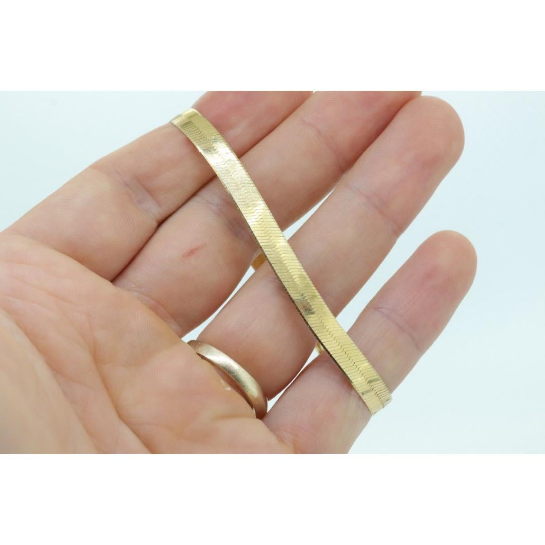 Vintage 14k Gelbgold hochglanzpoliertes herringbone-Armband. Breites Fischgrätenmuster 1