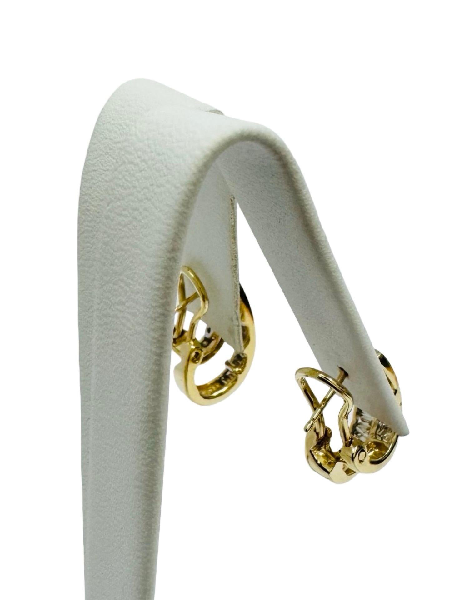 Women's Vintage 14K Yellow Gold Hoop Earrings with Baguette and Round Natural Diamonds For Sale