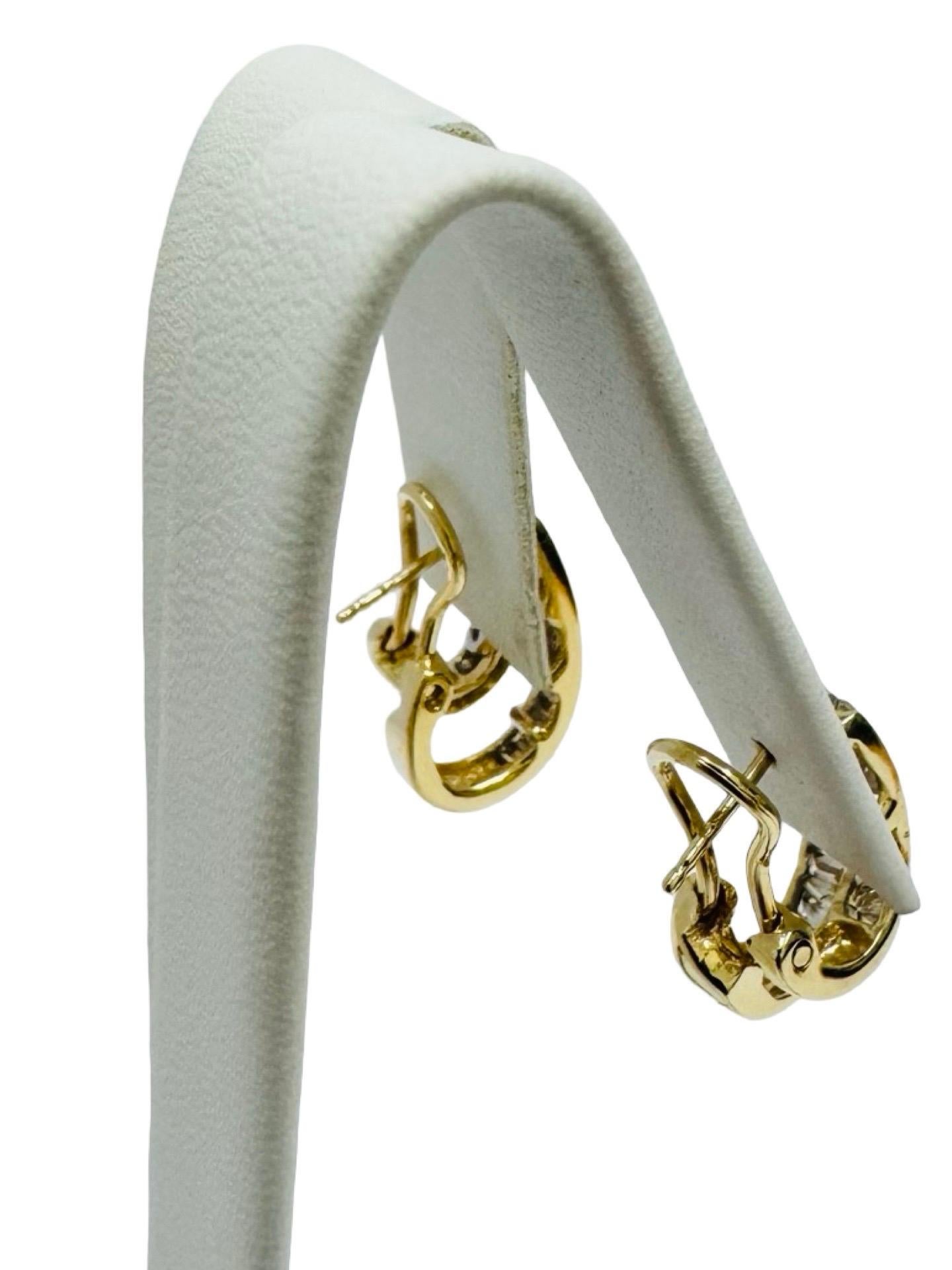 Vintage 14K Yellow Gold Hoop Earrings with Baguette and Round Natural Diamonds For Sale 1