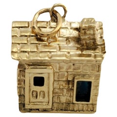 Charm casa d'epoca in oro giallo 14K con figure all'interno #18419