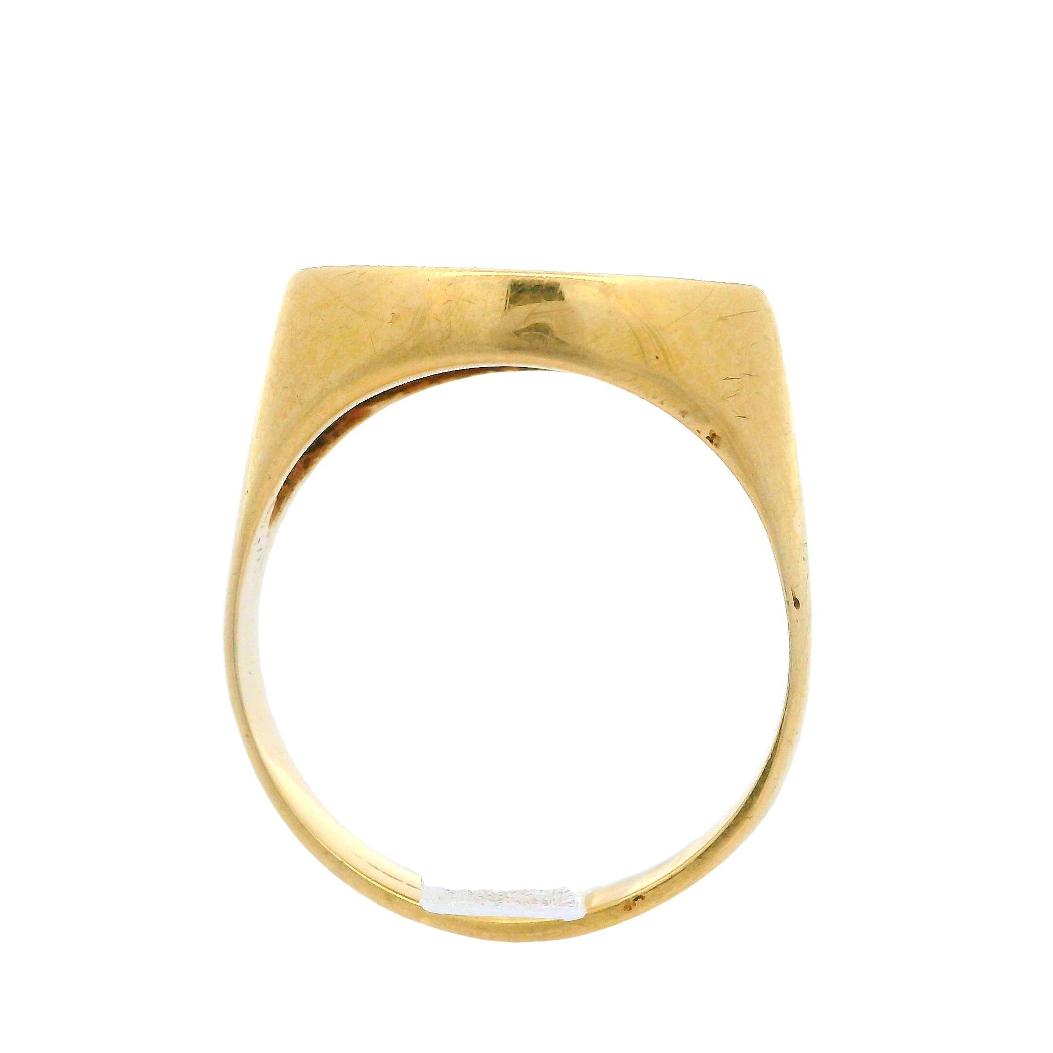 Vintage 14k Yellow Gold Inlaid Malachite Polished Ying Yang Ring In Excellent Condition In Montclair, NJ