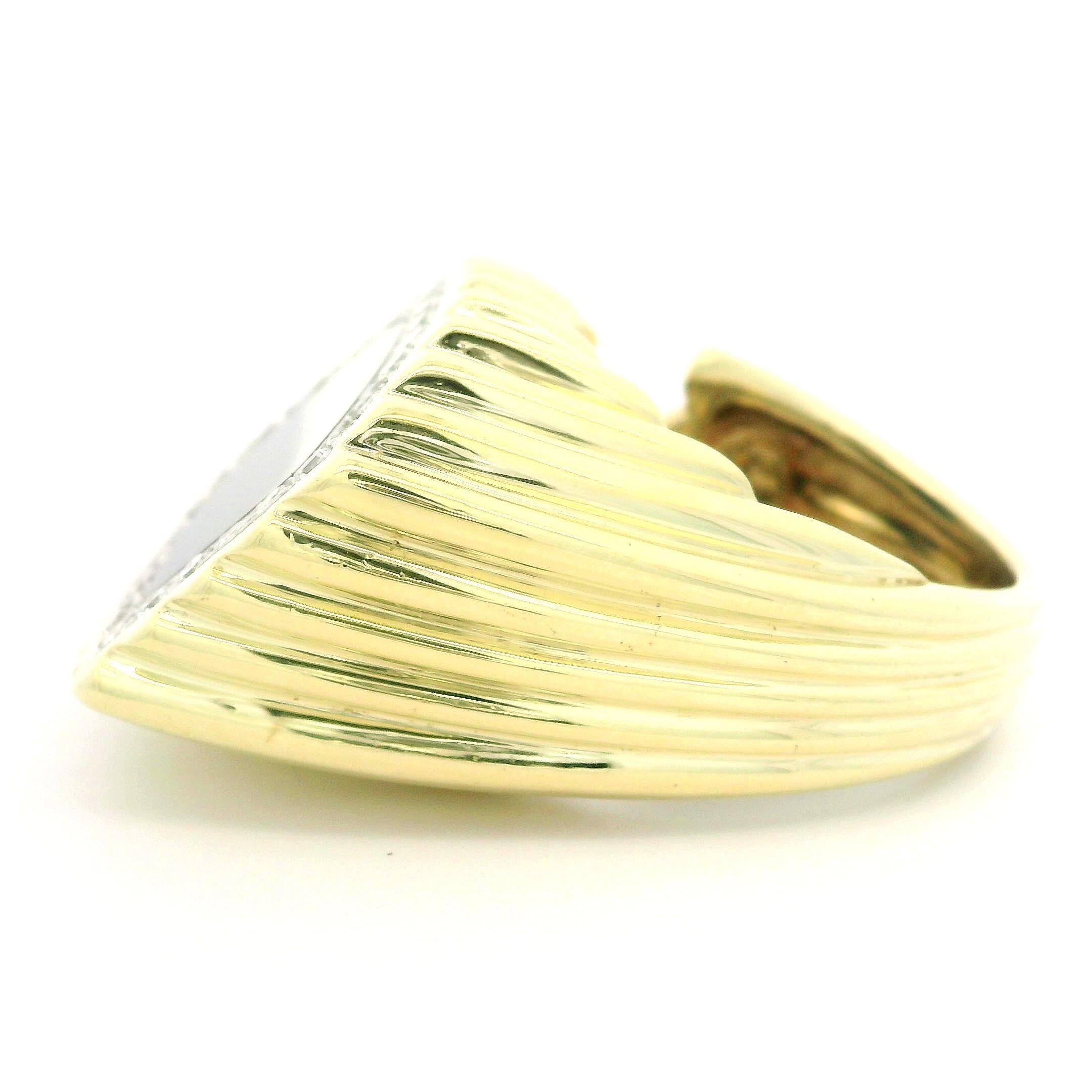 Brilliant Cut Vintage 14k Yellow Gold Inlay Onyx & Diamond Grooved Unique Shape Cocktail Ring For Sale