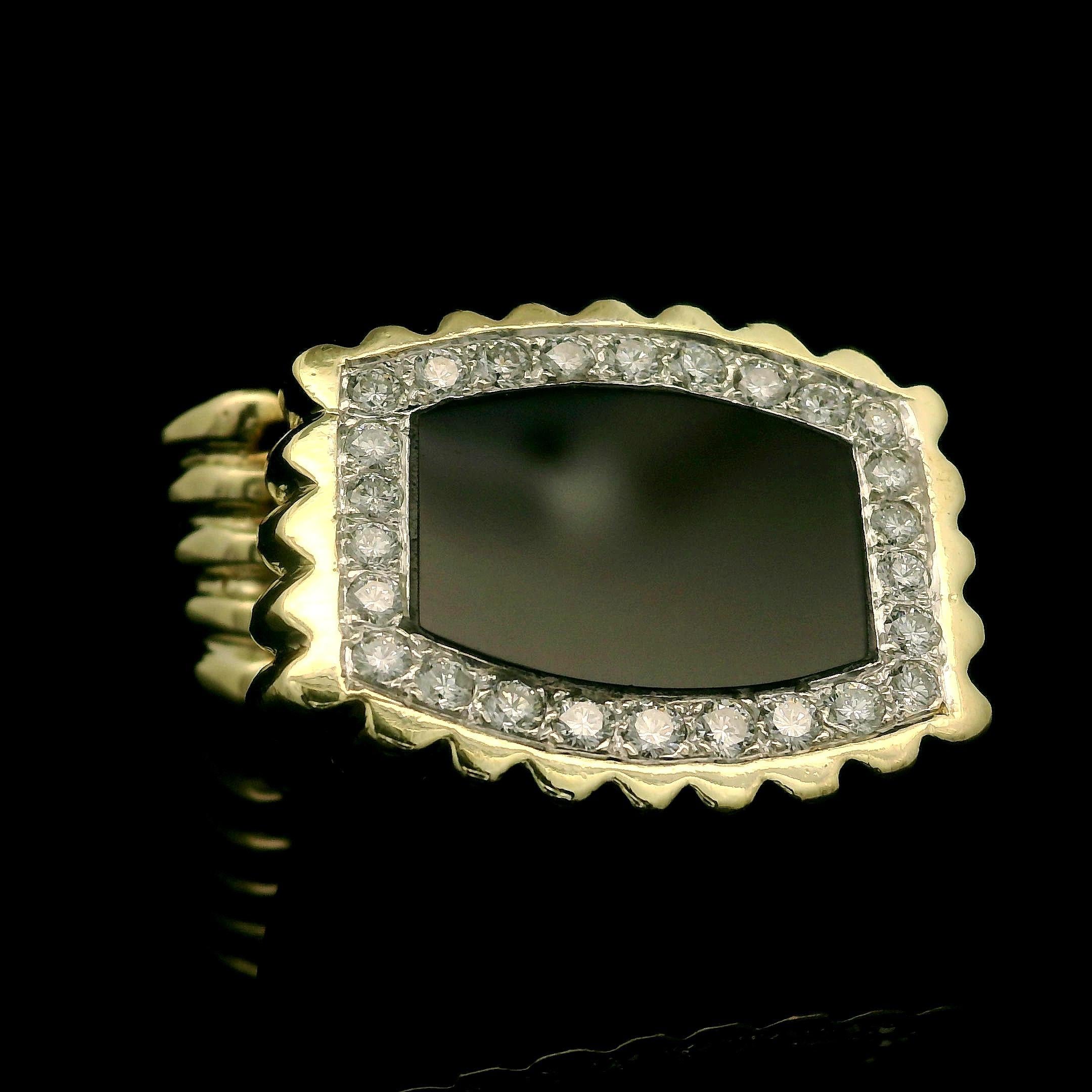 Vintage 14k Yellow Gold Inlay Onyx & Diamond Grooved Unique Shape Cocktail Ring For Sale 2