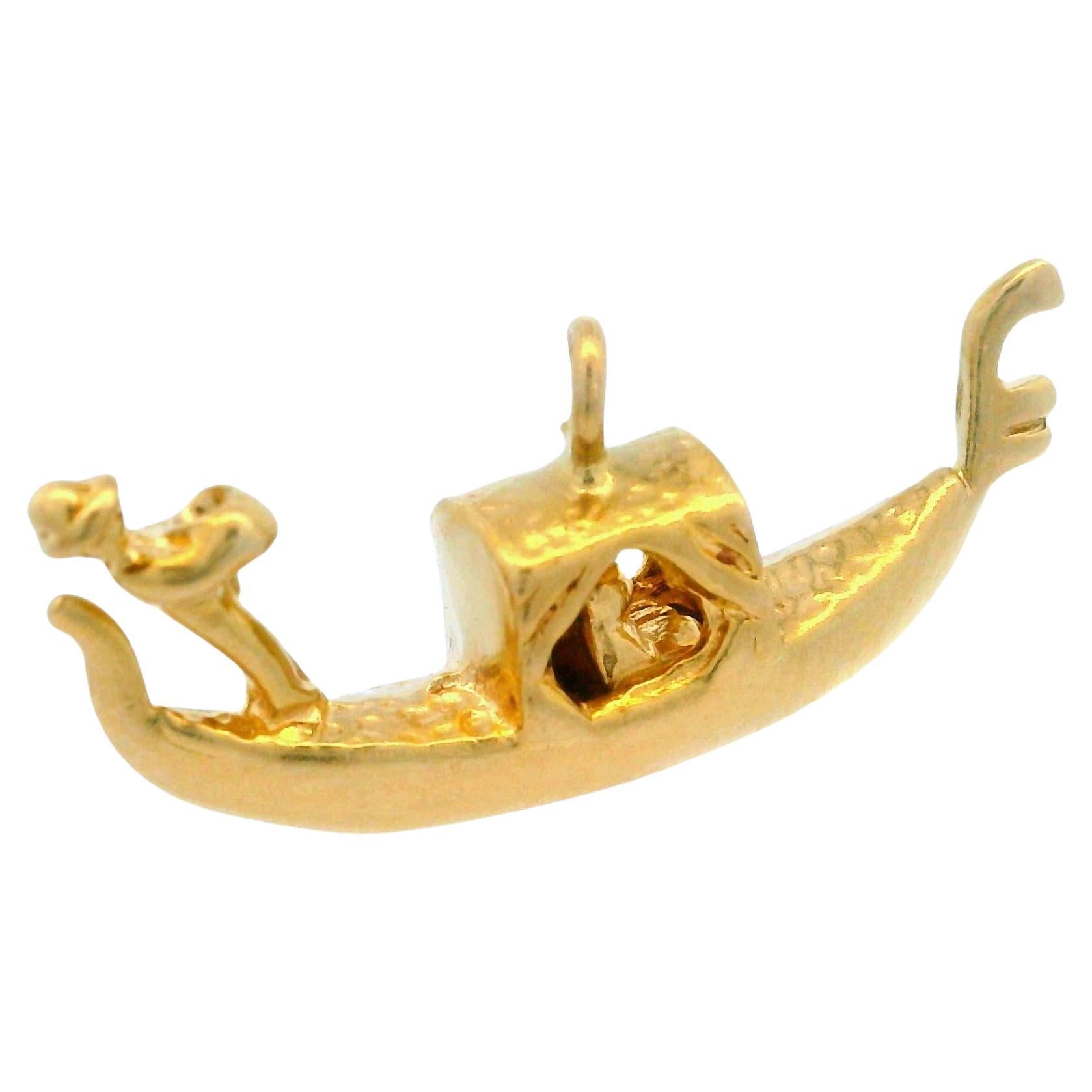Pendentif en or jaune 14k vintage bateau gondole italienne avec 2 passagers