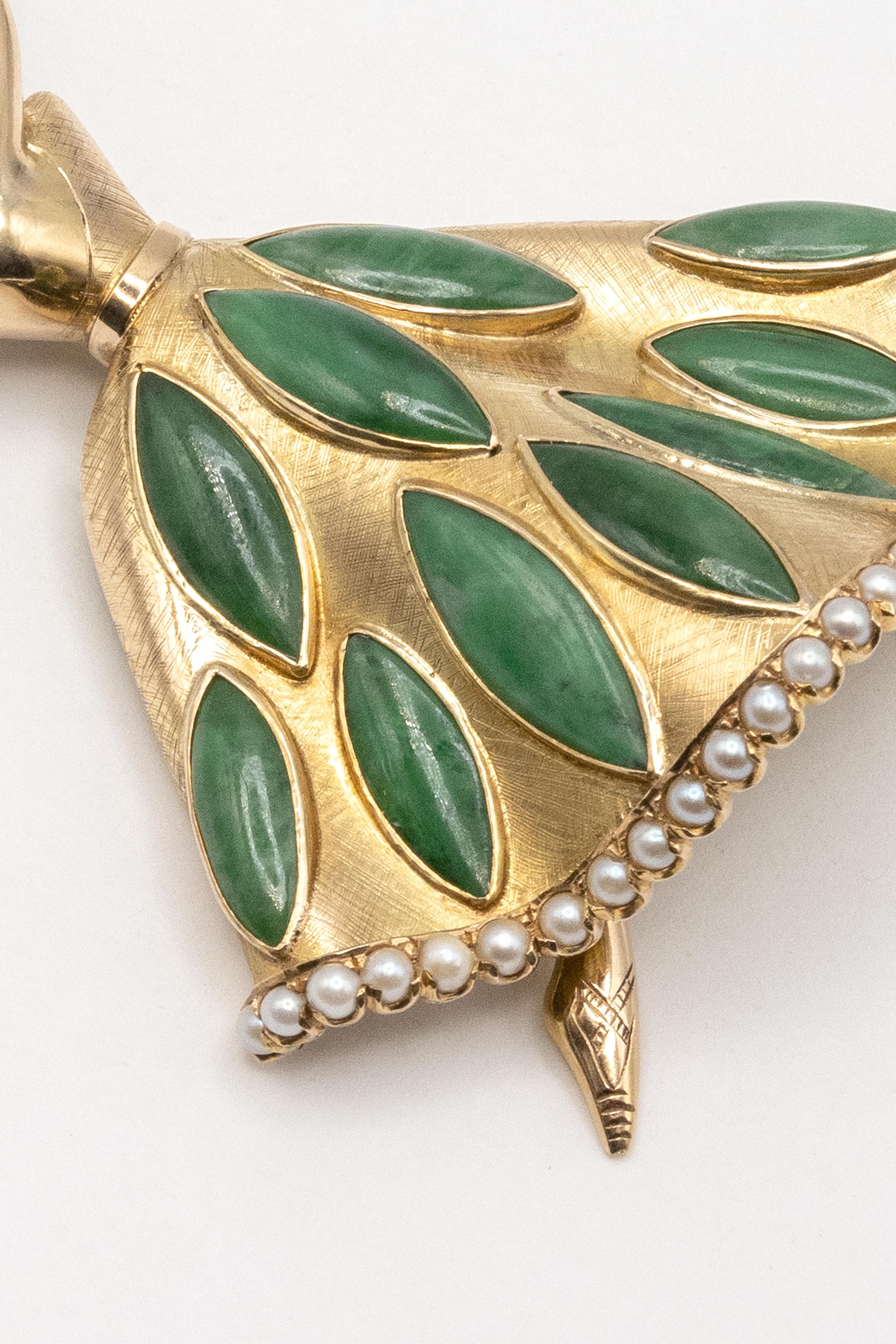 Broche bailarina vintage de oro amarillo de 14 quilates con jade y perlas en Bueno estado para la venta en New York, NY