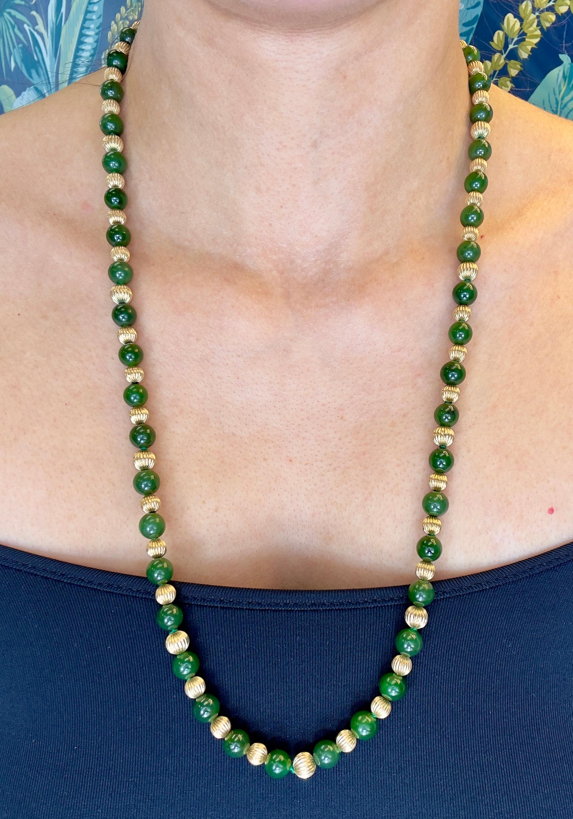 Vintage 14k Yellow Gold Jade Beaded Necklace In Good Condition For Sale In Houston, TX