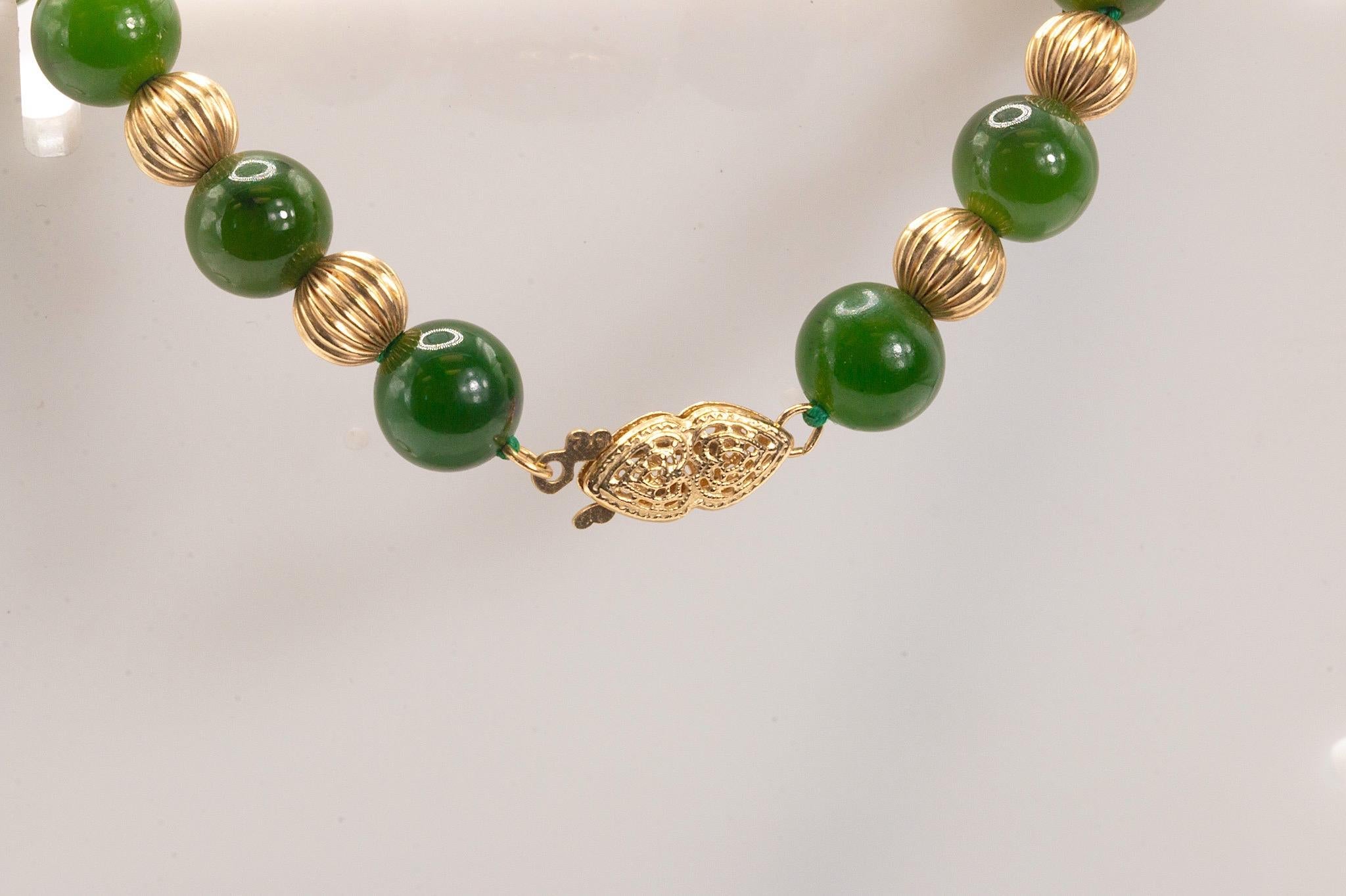 Vintage 14k Yellow Gold Jade Beaded Necklace For Sale 1