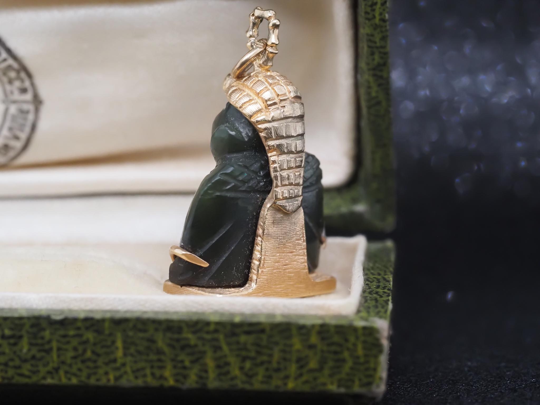 Pendentif Bouddha vintage en or jaune 14 carats avec rubis Bon état - En vente à Hicksville, NY