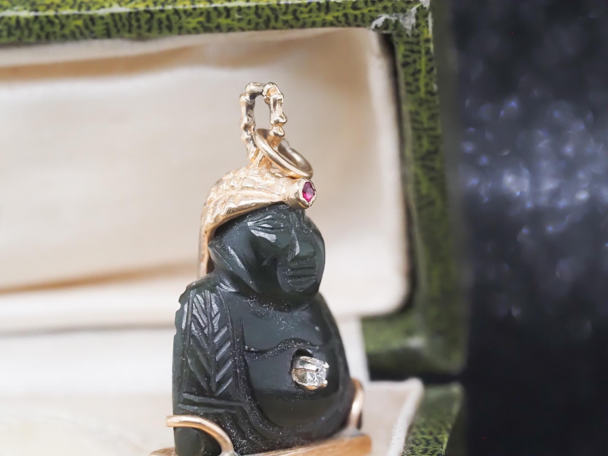 Pendentif Bouddha vintage en or jaune 14 carats avec rubis Pour femmes en vente