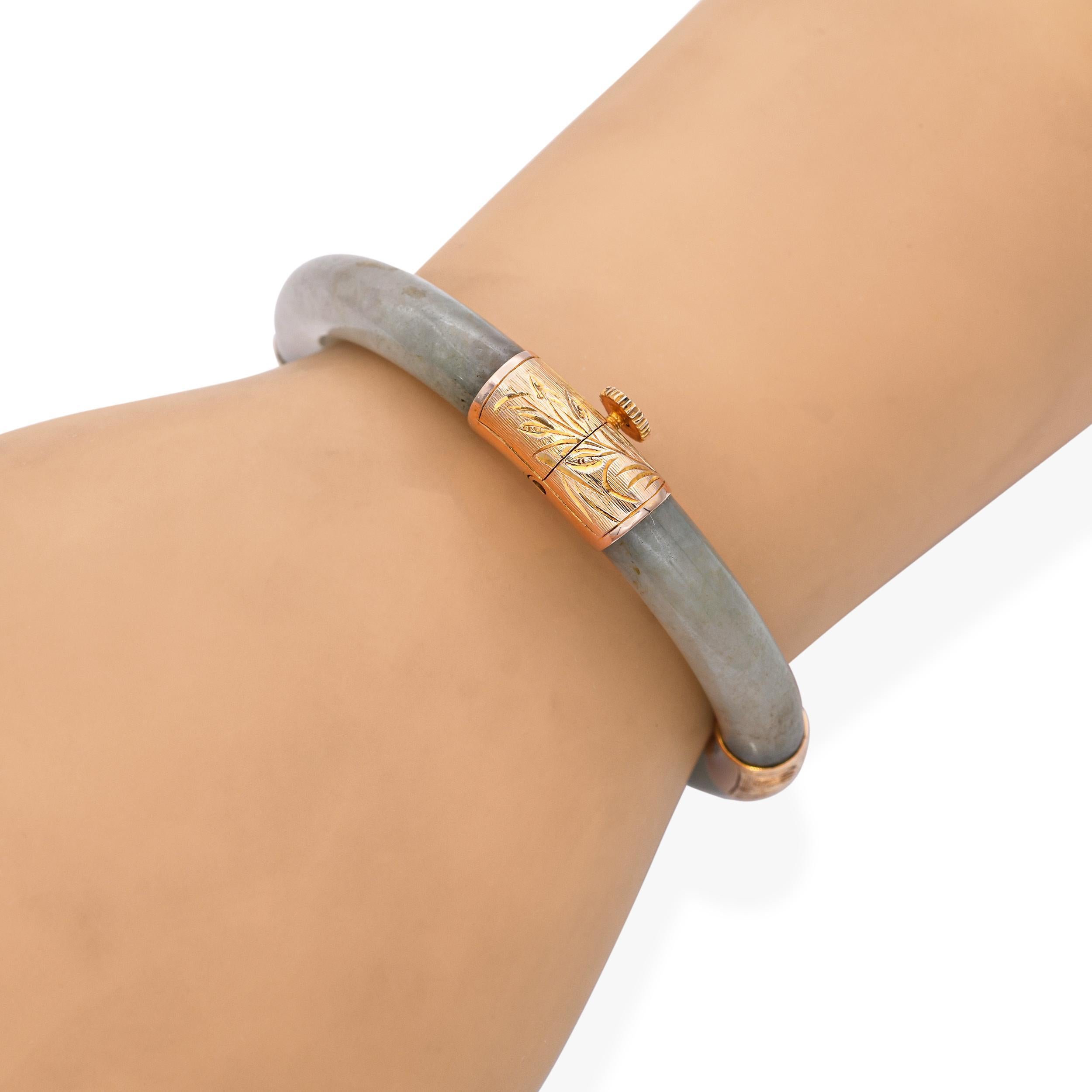 Taglio rotondo Bracciale a cerniera di giada d'epoca in oro giallo 14k in vendita