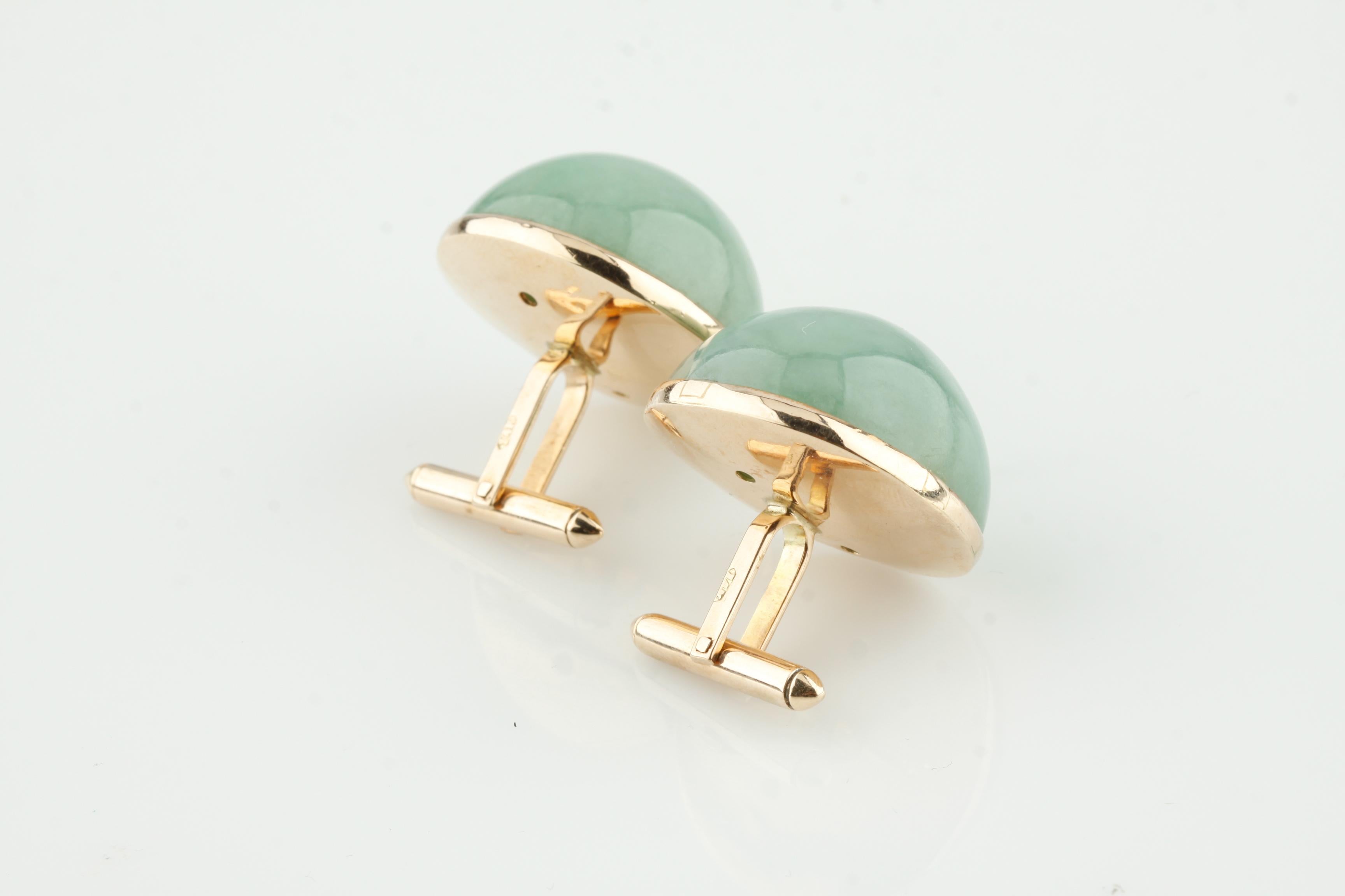 Gorgeous Cufflinks with Jade Cabochons
Diameter of Cufflink = 27 mm
Total Weight of Jade = Over 100 Carats
Total Mass of Cufflinks = 41.4 grams
Beautiful Gift!