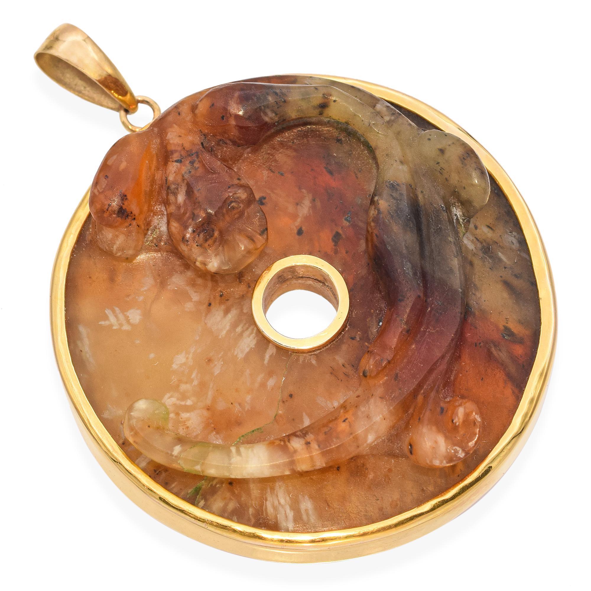 Pendentif vintage en or jaune 14k Jade Tiger Bon état - En vente à New York, NY