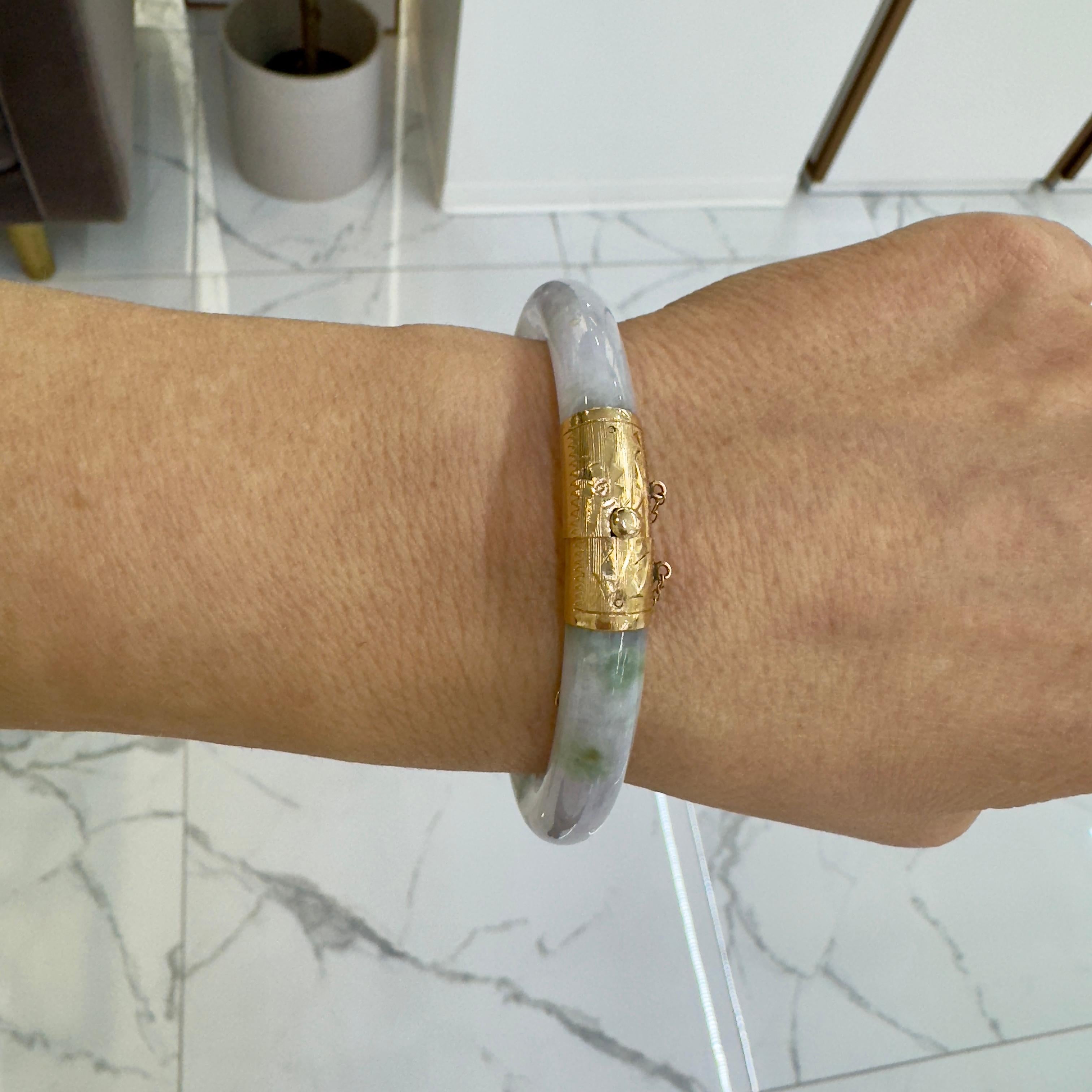 Vintage 14K Yellow Gold Jadeite Hinged Bangle Bracelet 3