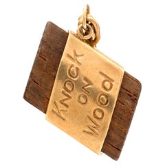 Vintage 14k yellow gold knock on wood charm