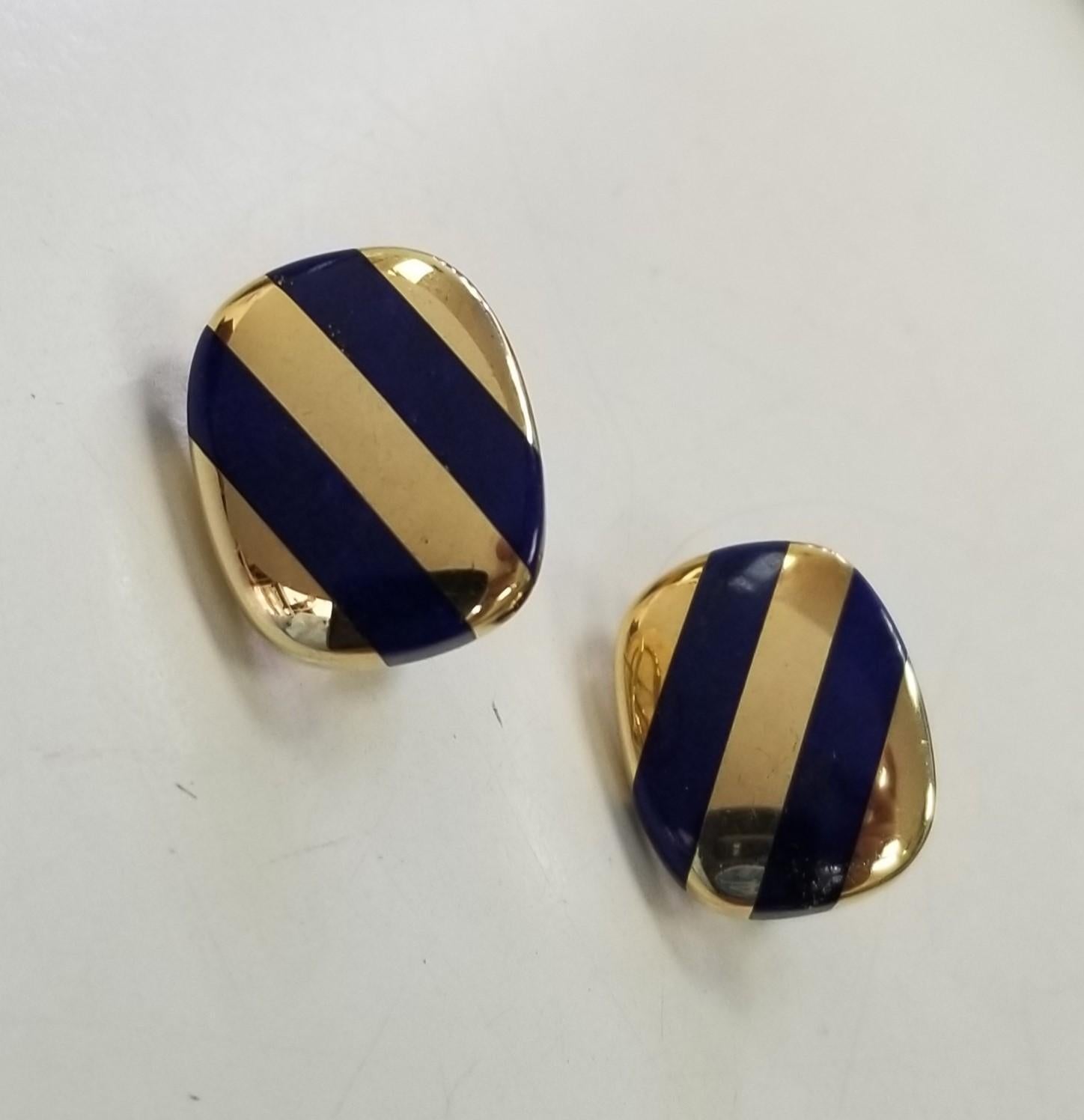 VINTAGE 14K Yellow gold In-laid LAPIS BLUE OVAL EARRINGS In Excellent Condition For Sale In Los Angeles, CA
