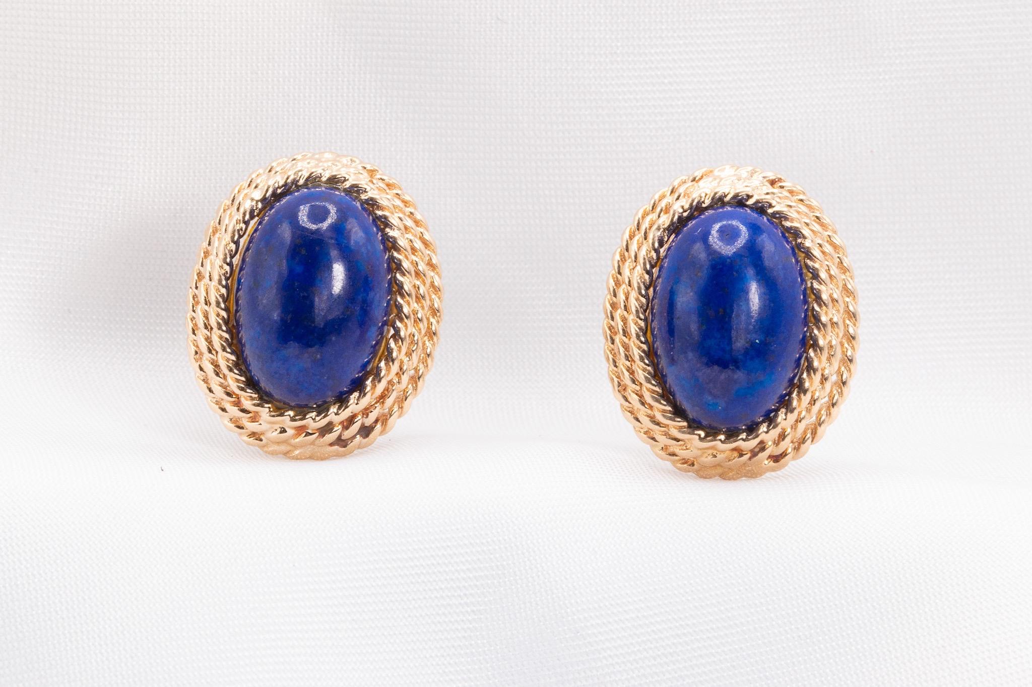 Pendientes vintage de oro amarillo de 14 quilates con cabujón de lapislázuli de los años 80

Estos exquisitos pendientes vintage de los años 80 están fabricados en oro amarillo de 14 quilates y llevan piedras de lapislázuli en talla cabujón, cada