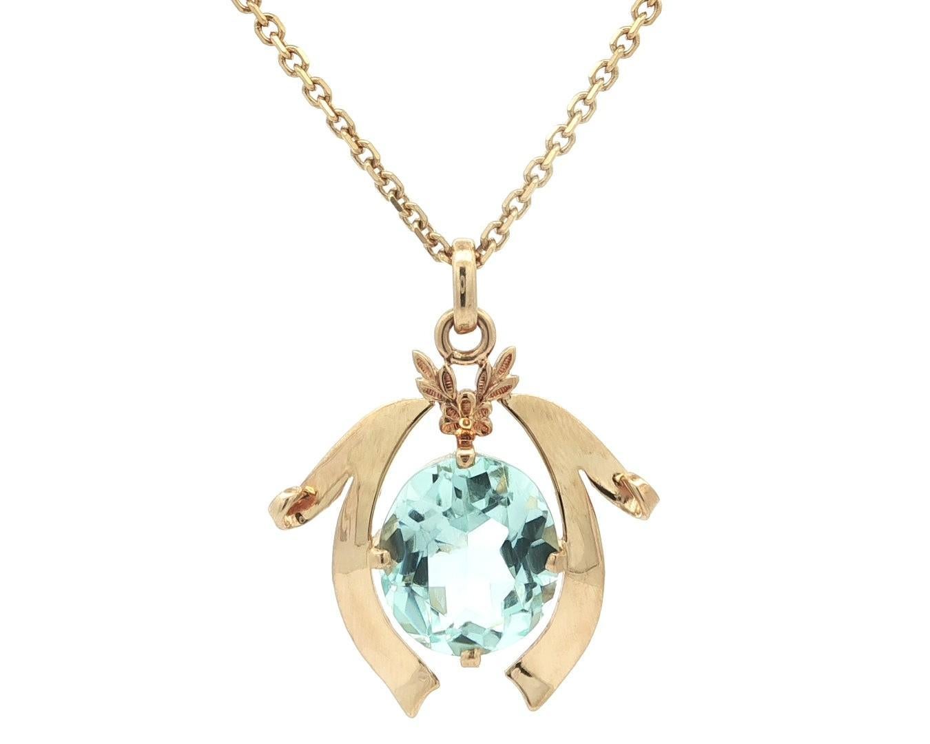 Vintage 14k Gelbgold große Aquamarin Flared Ribbon Anhänger Halskette (Ovalschliff) im Angebot