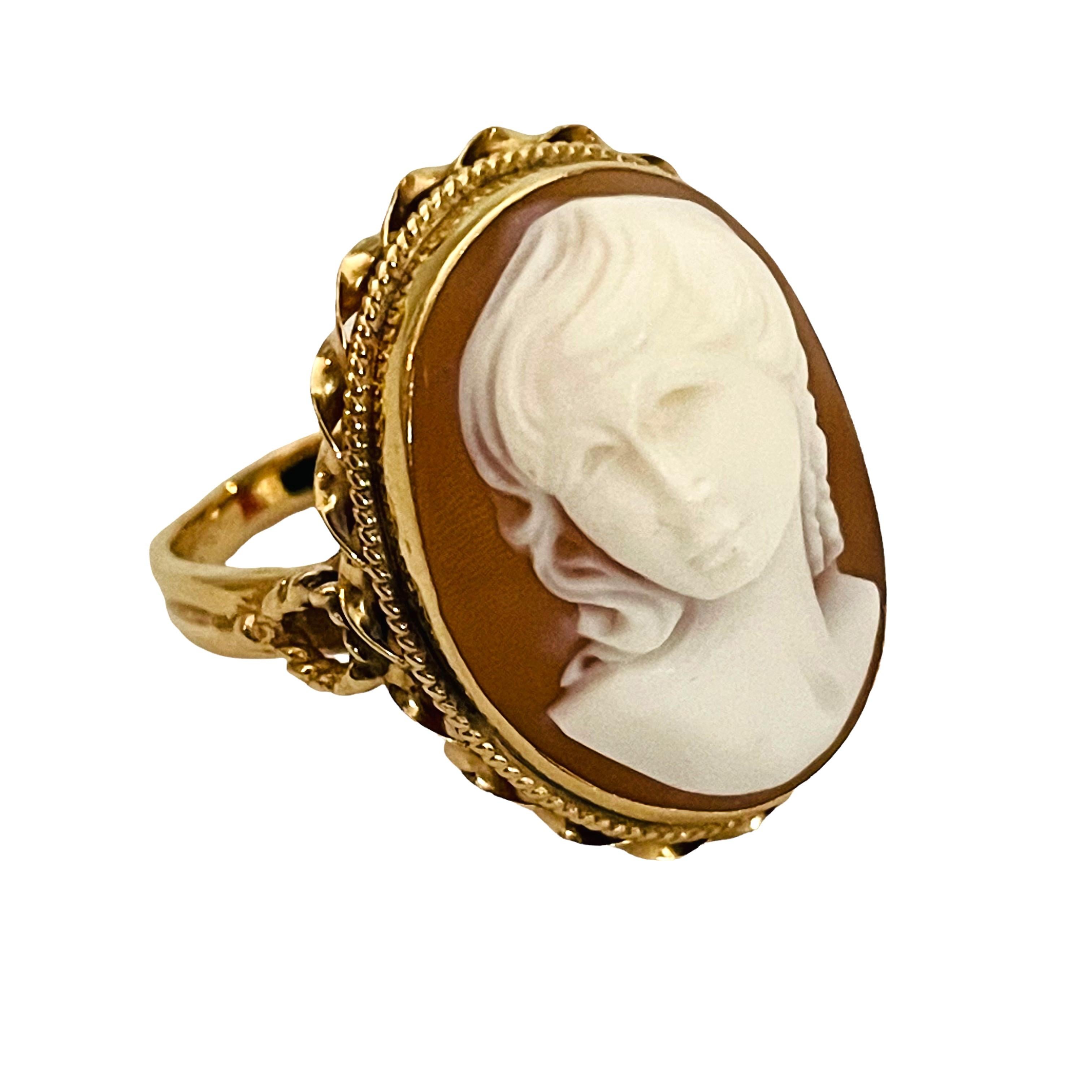 Vintage 14K Yellow Gold Large Cameo Ring with Appraisal In Excellent Condition In Eagan, MN