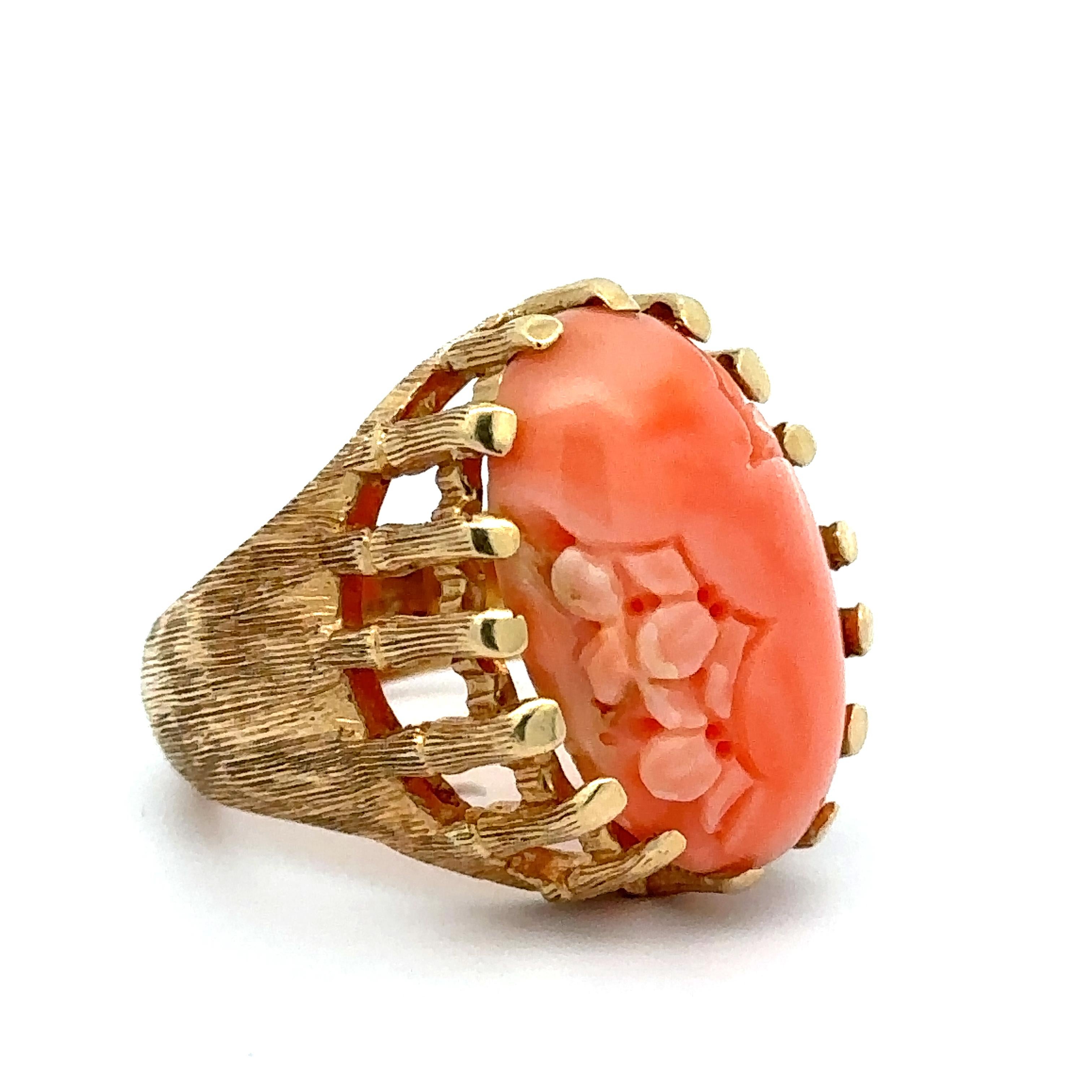Vintage 14k Yellow Gold Large Carved Coral Cabochon Handmade Cocktail Ring For Sale 6