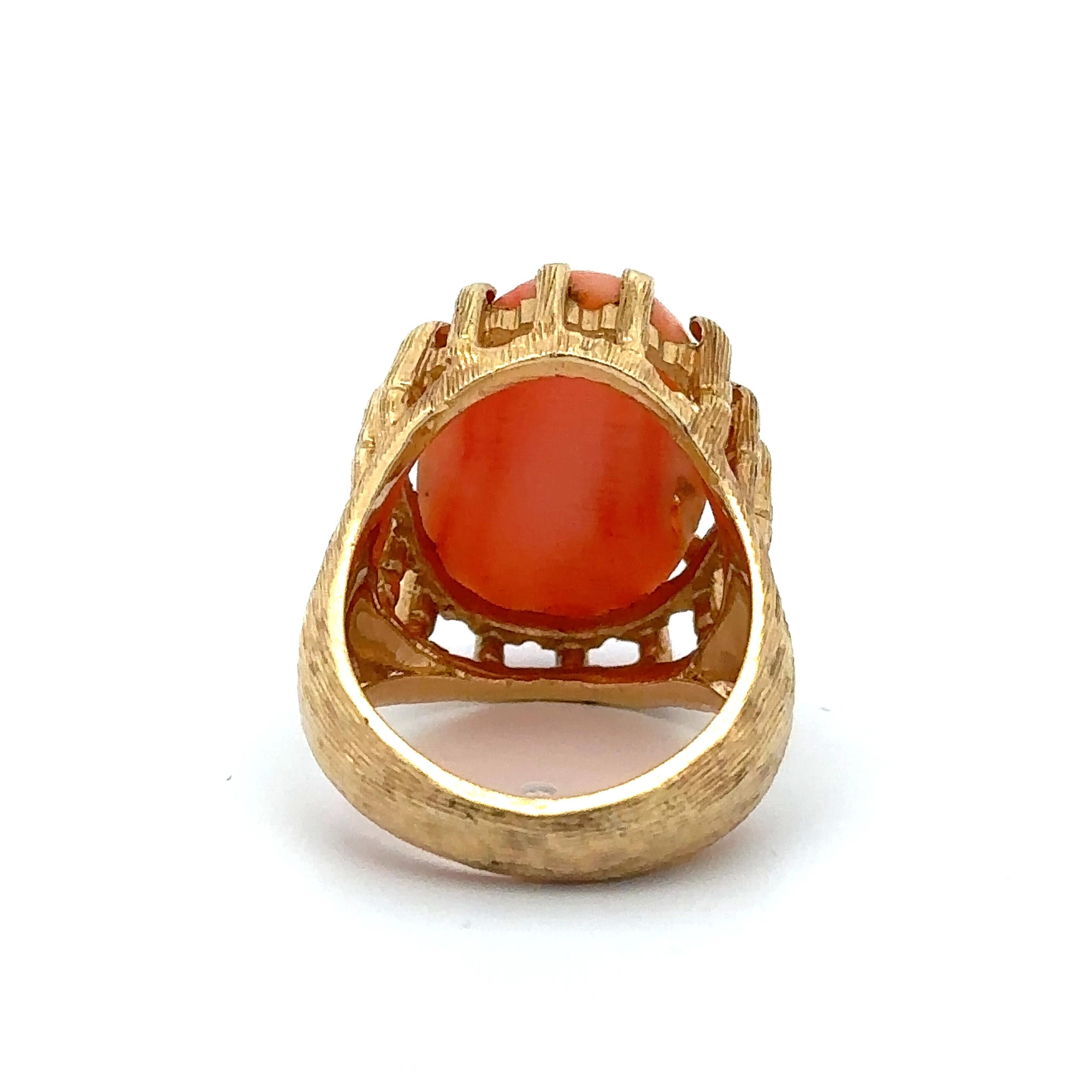 Vintage 14k Yellow Gold Large Carved Coral Cabochon Handmade Cocktail Ring For Sale 3