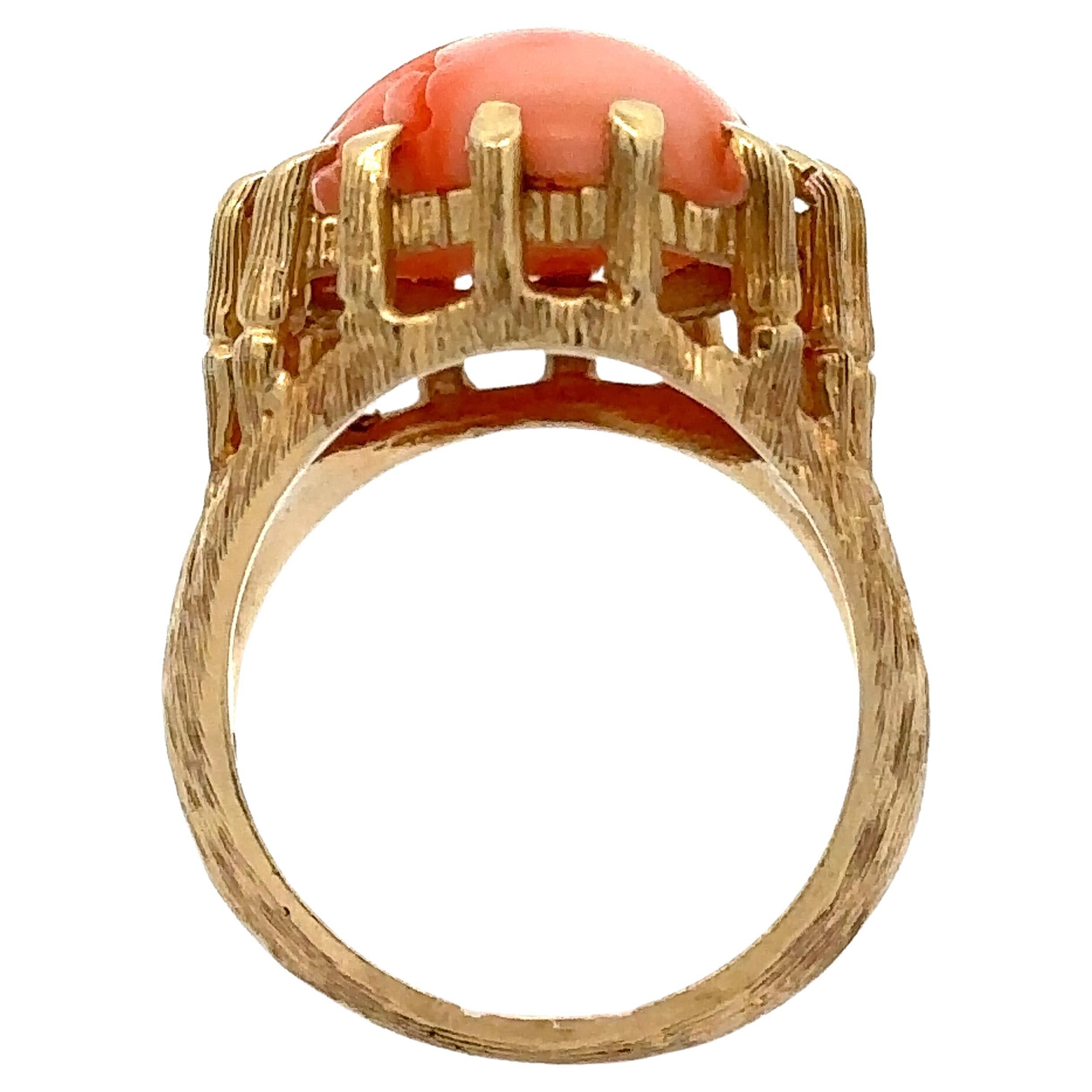 Vintage 14k Yellow Gold Large Carved Coral Cabochon Handmade Cocktail Ring For Sale 4
