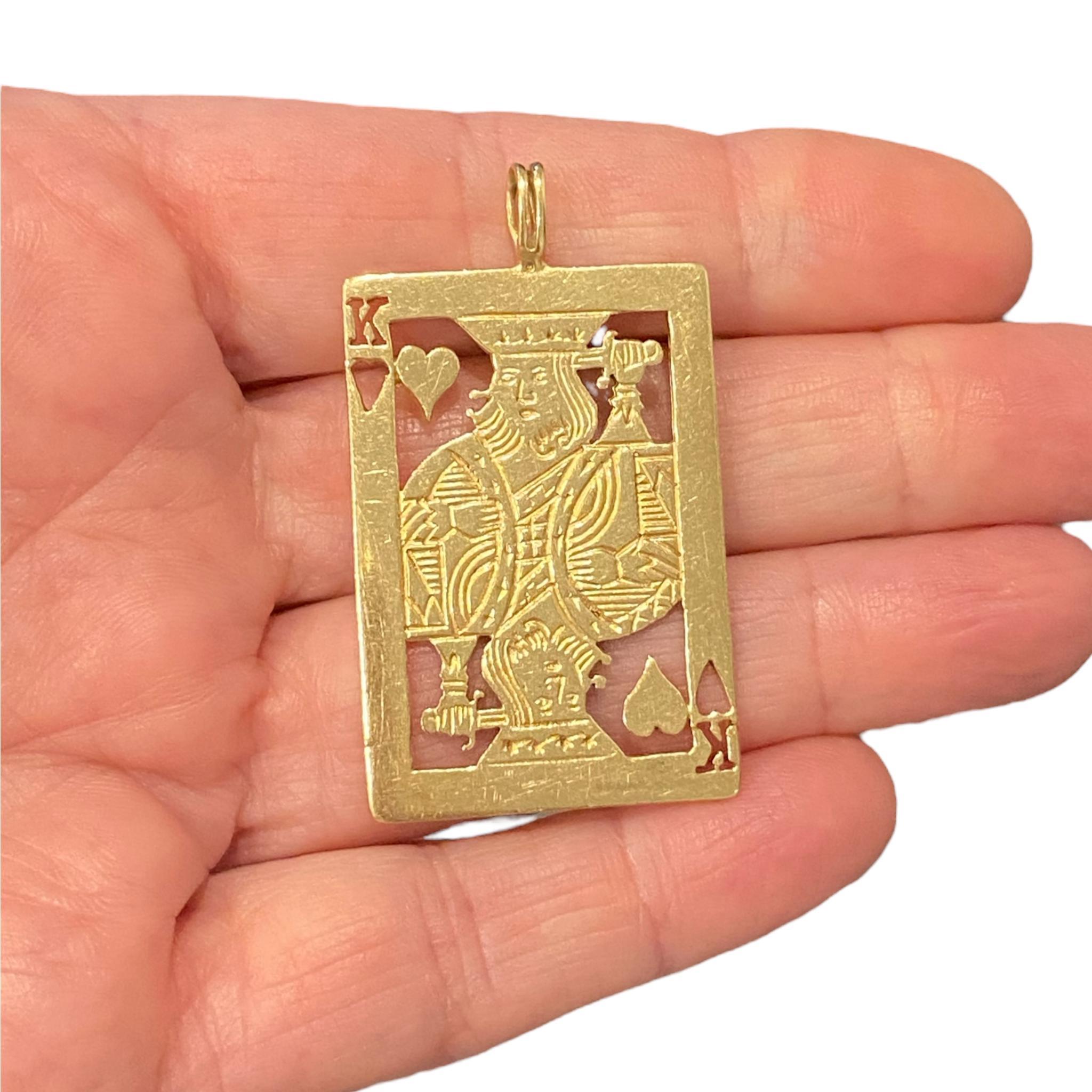 Colgante vintage Rey de Corazones grande de oro amarillo de 14 quilates 2