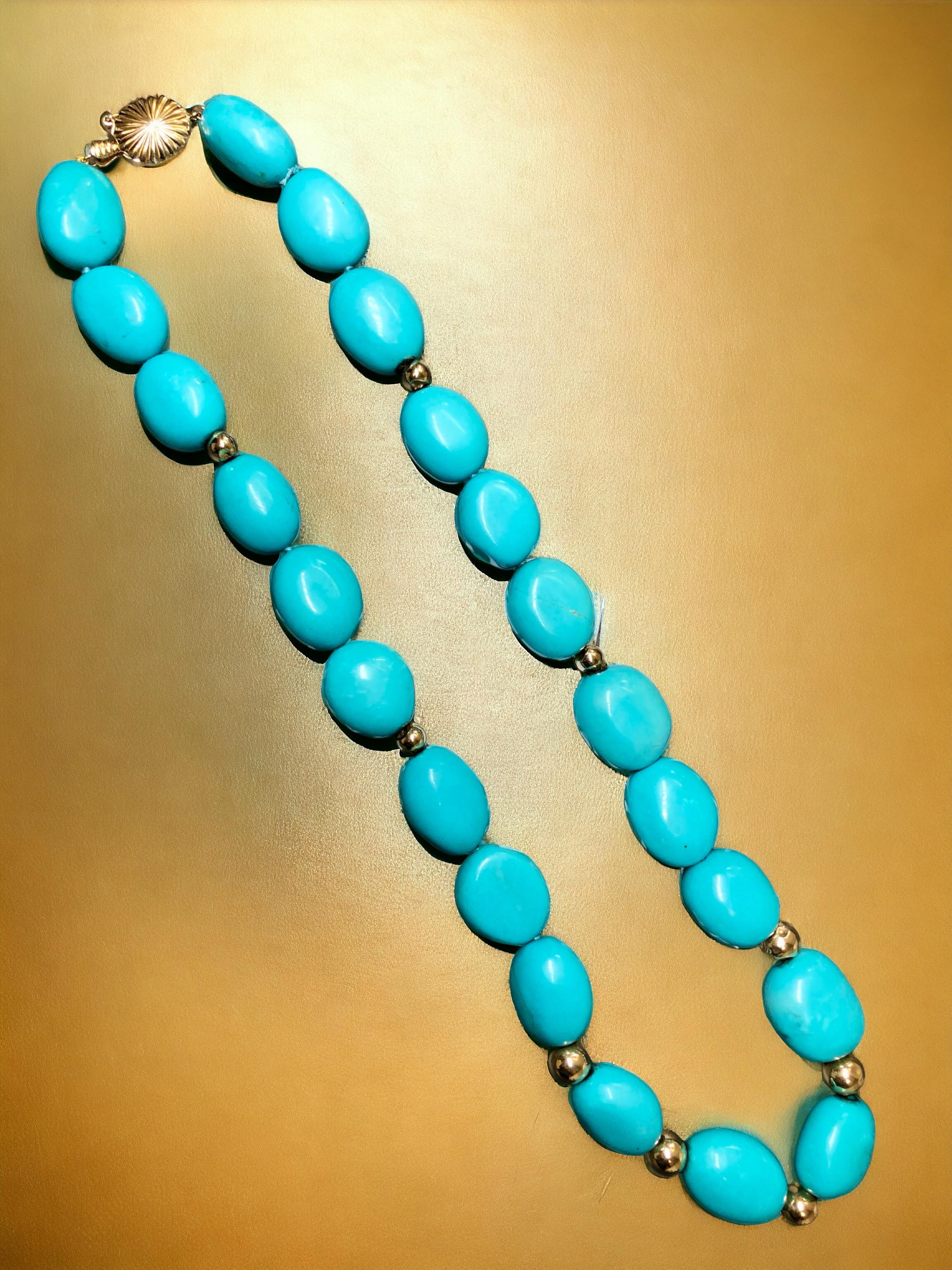 Collier vintage en or jaune 14 carats avec grande turquoise tachetée et perles en forme de galets 18 Unisexe en vente