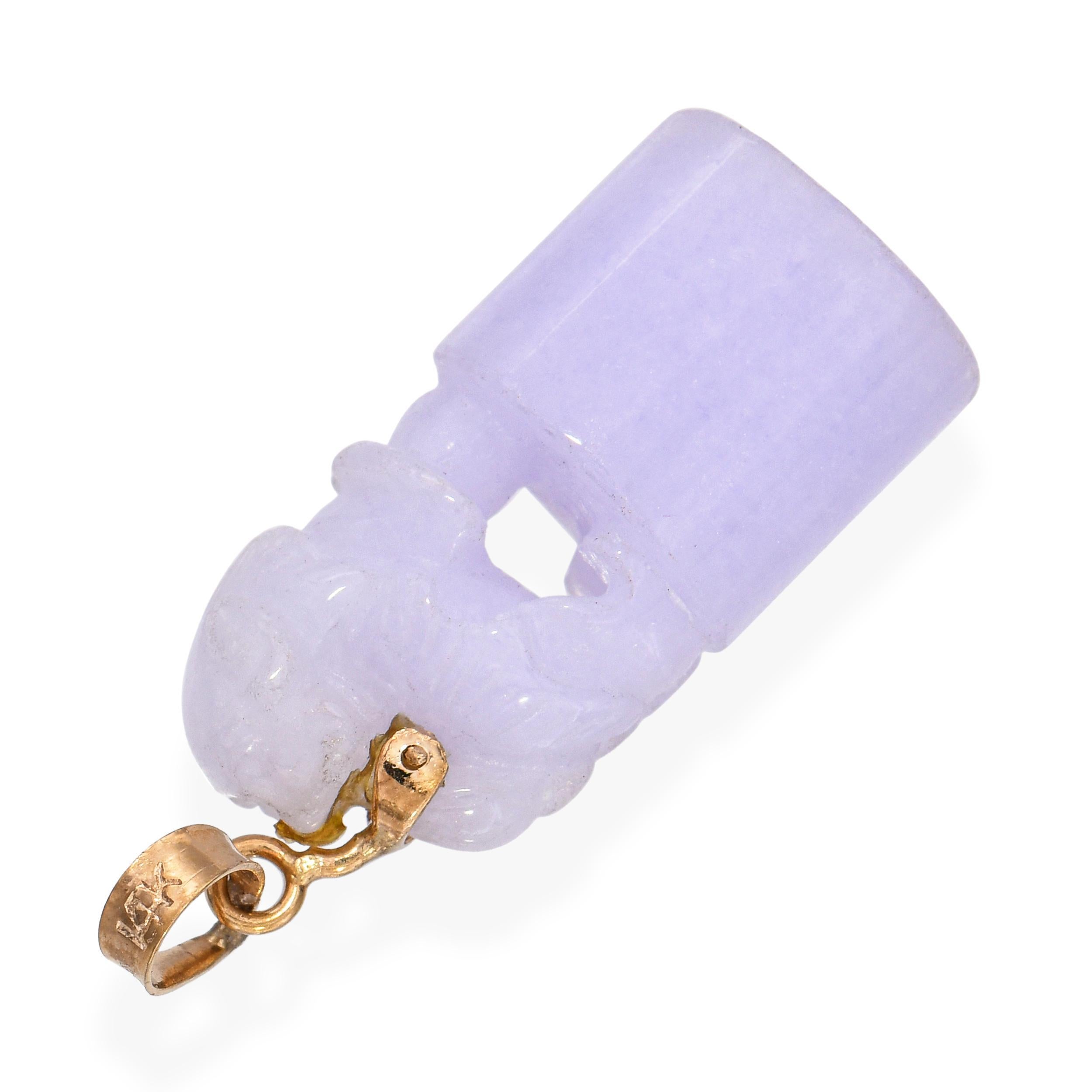 Pendentif vintage en or jaune 14k Jade lavande chien Foo sculpté Pour femmes en vente