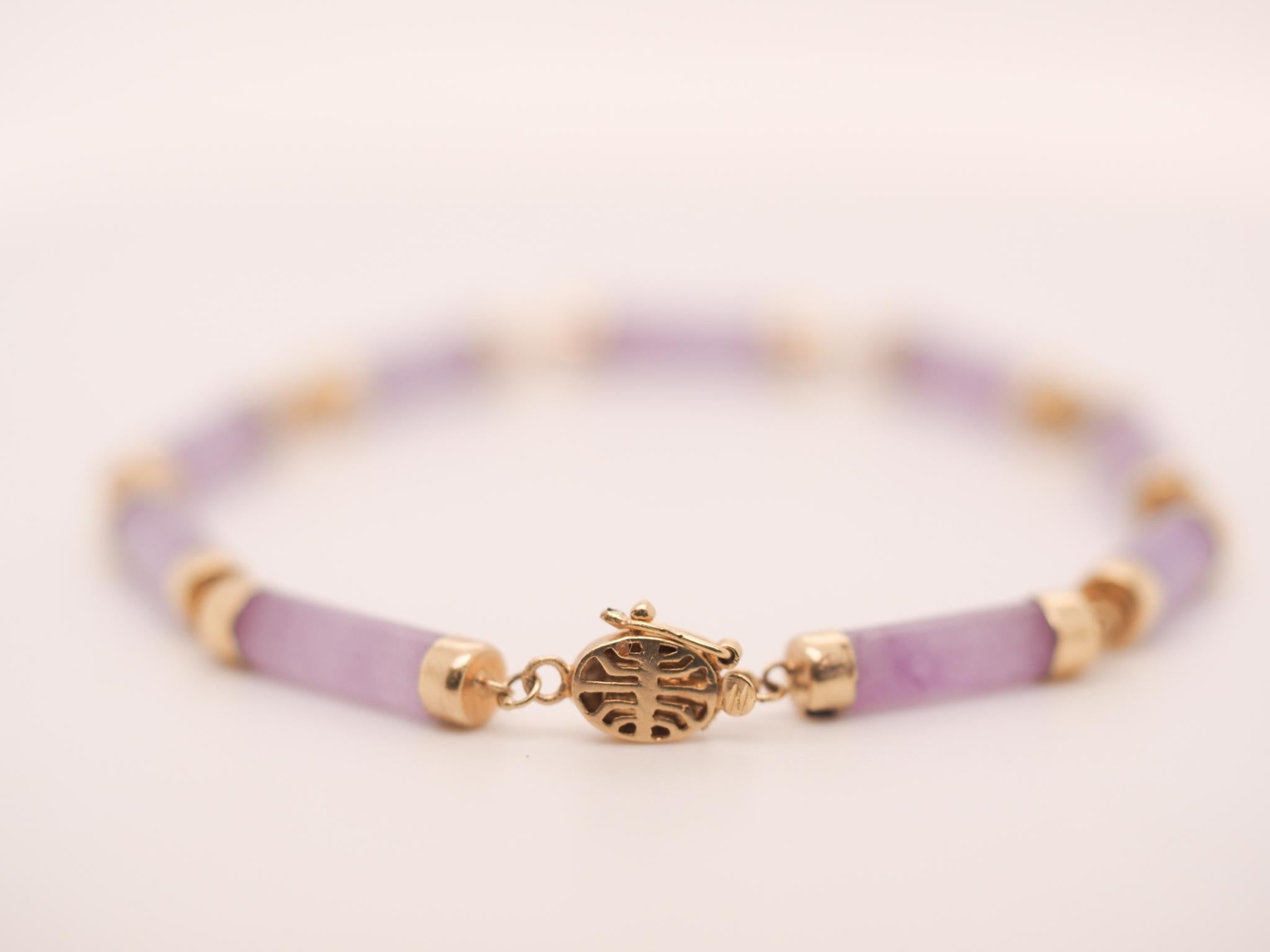 Année : 1990
Détails de l'article :
Type de métal : Or jaune 14k [Poinçonné et testé].
Poids : 6,4 grammes (total des articles)
Mesure de la longueur du bracelet : 7 pouces de long
Mesure de la largeur du bracelet : 3.88 mm de large
Condit :