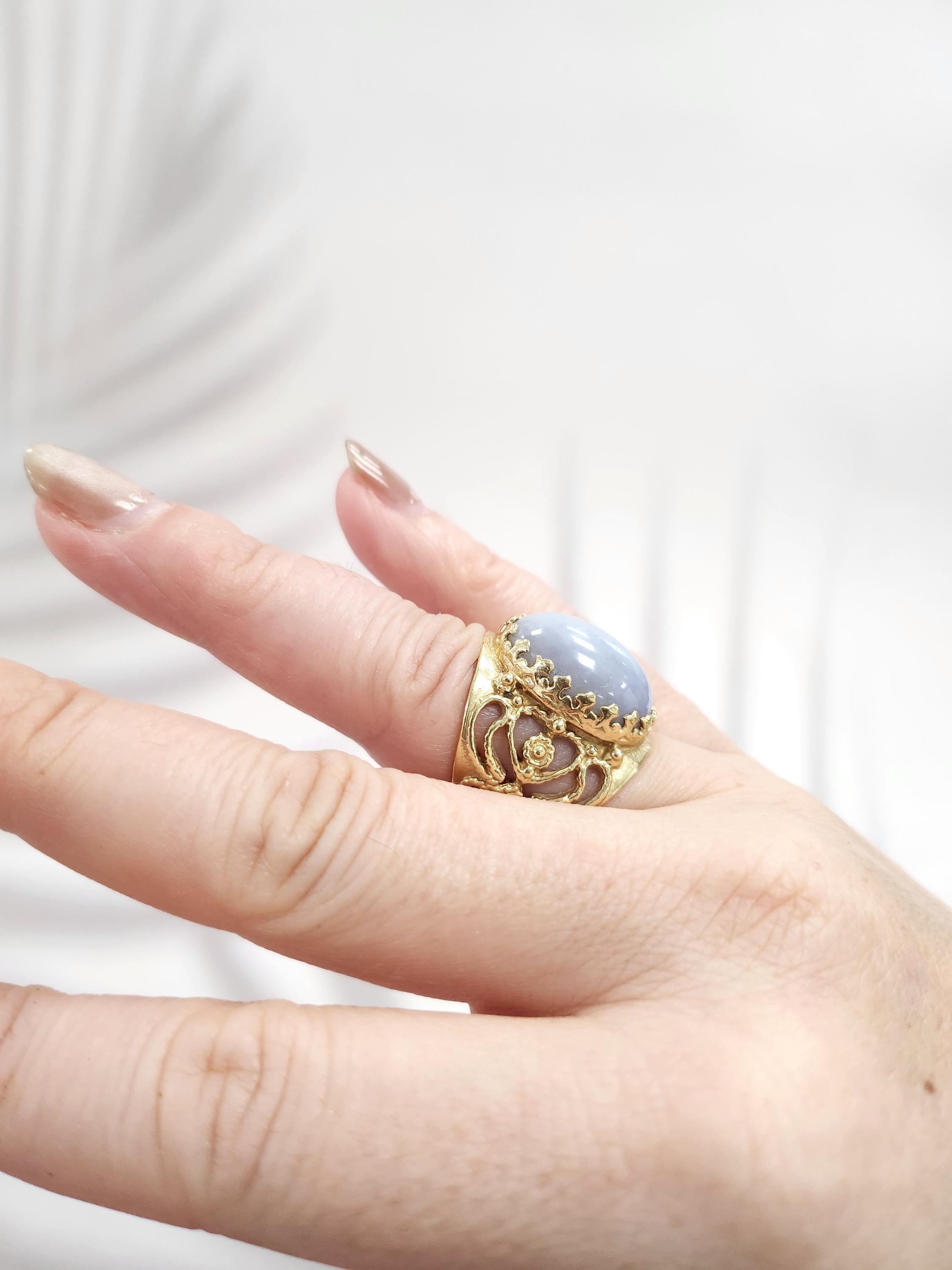 Oval Cut Vintage 14K Yellow Gold Lavender Jade Wide Gold Statement Ring For Sale