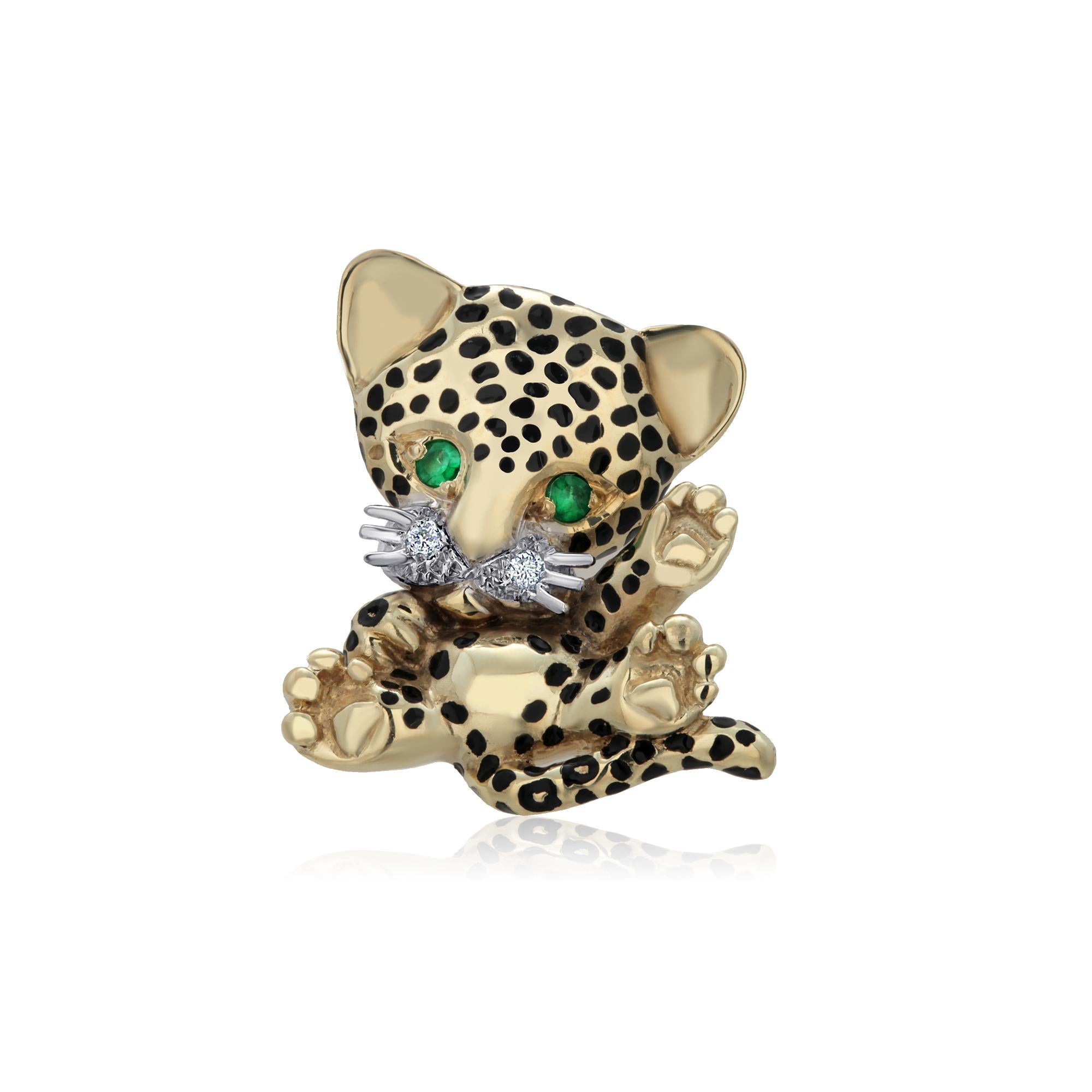 Rétro Vintage 14K Yellow Gold Leopard Cub Brooch-Pendant with Diamond and Emerald Eyes in vendita