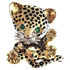 Vintage 14K Yellow Gold Leopard Cub Brooch-Pendant with Diamond and Emerald Eyes