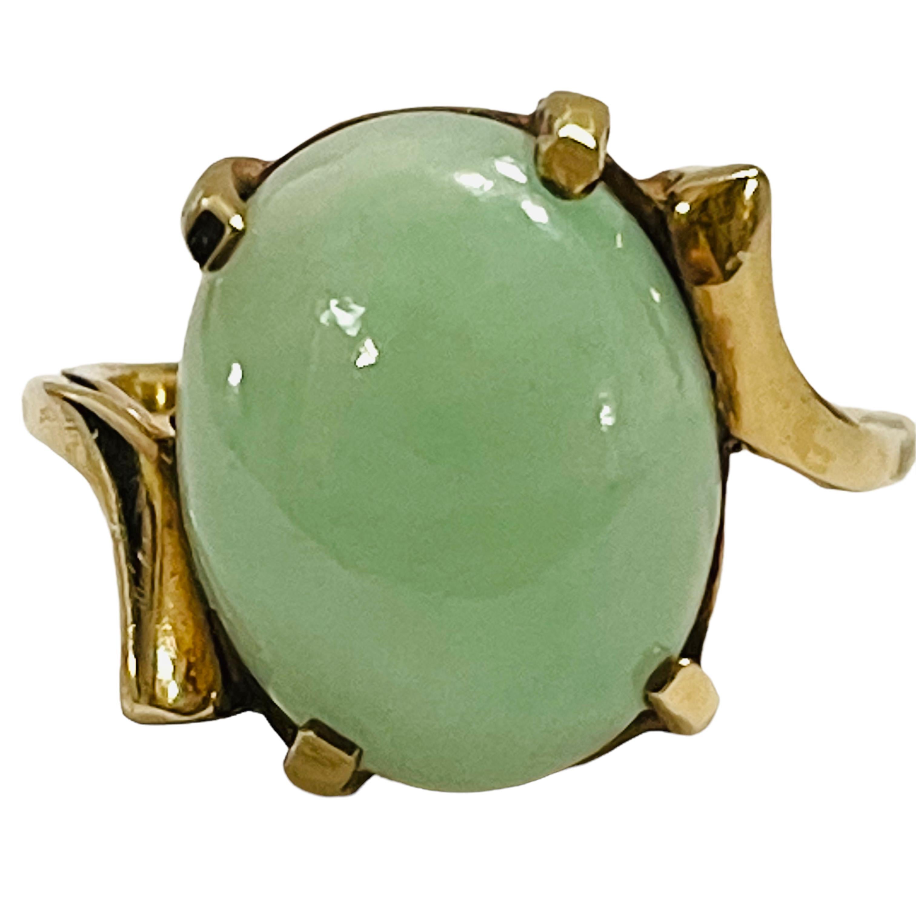 Vintage 14k Yellow Gold Light Green Jadeite Cabochon Ring 2