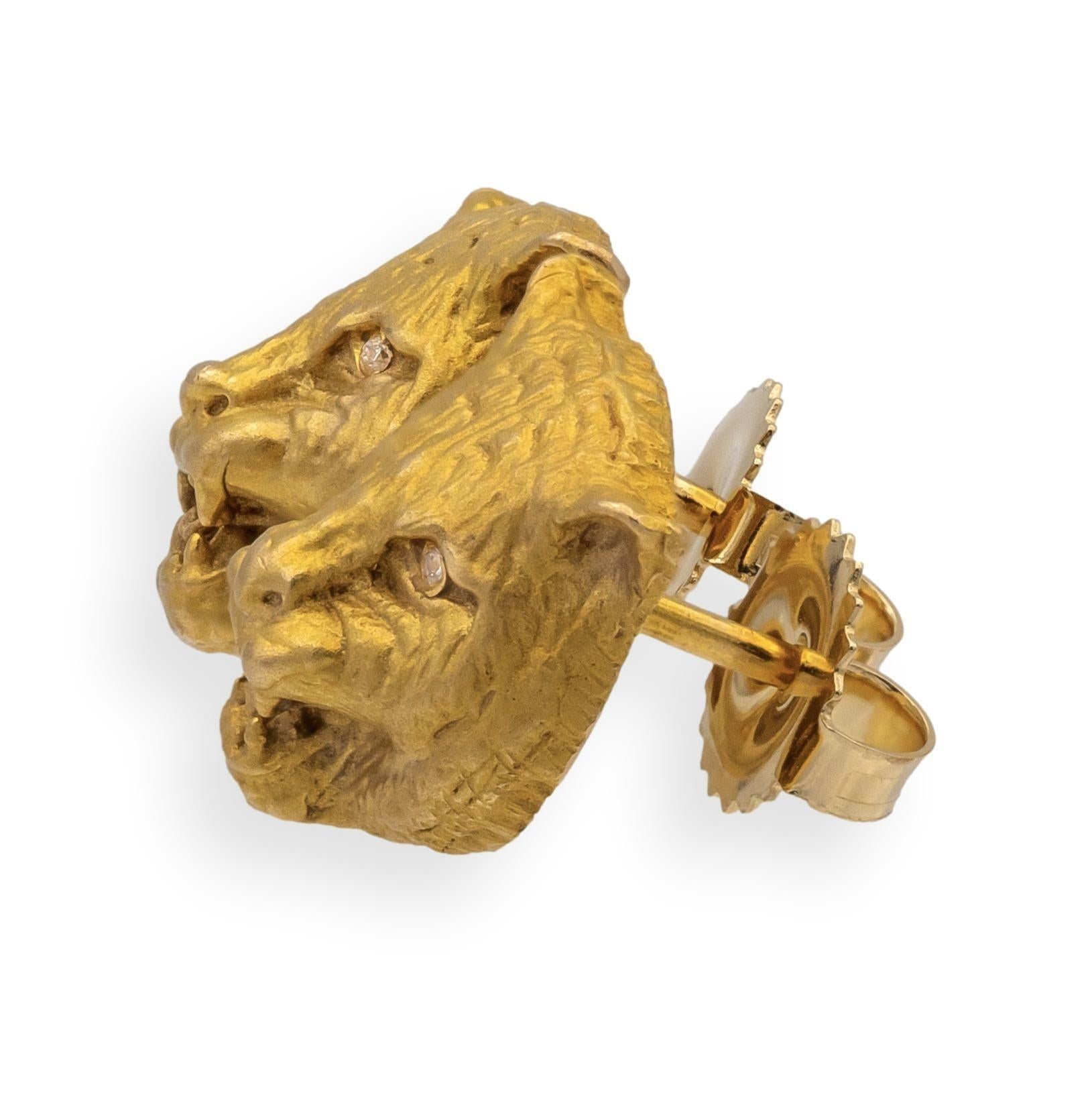 Vintage 14K Yellow Gold Lioness Earrings Studs with Diamond eyes  3D Detail In Excellent Condition For Sale In New York, NY