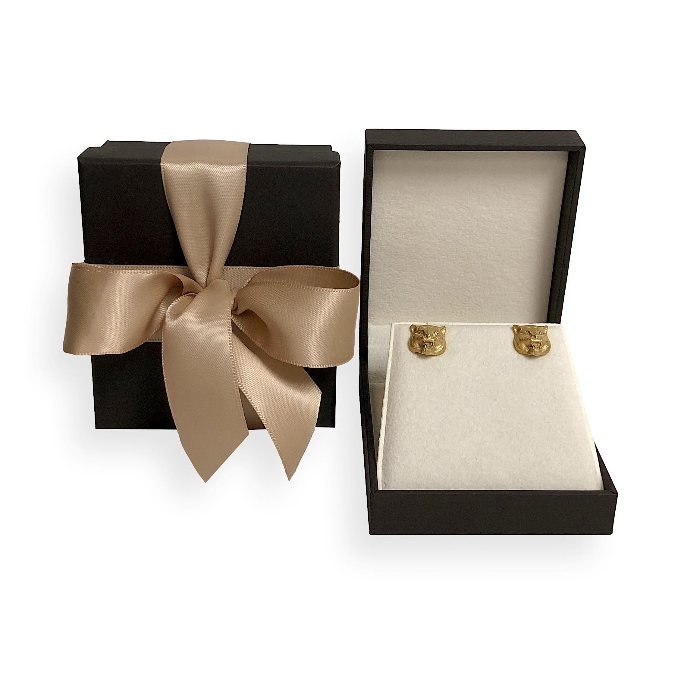 Vintage 14K Yellow Gold Lioness Earrings Studs with Diamond eyes  3D Detail For Sale 1