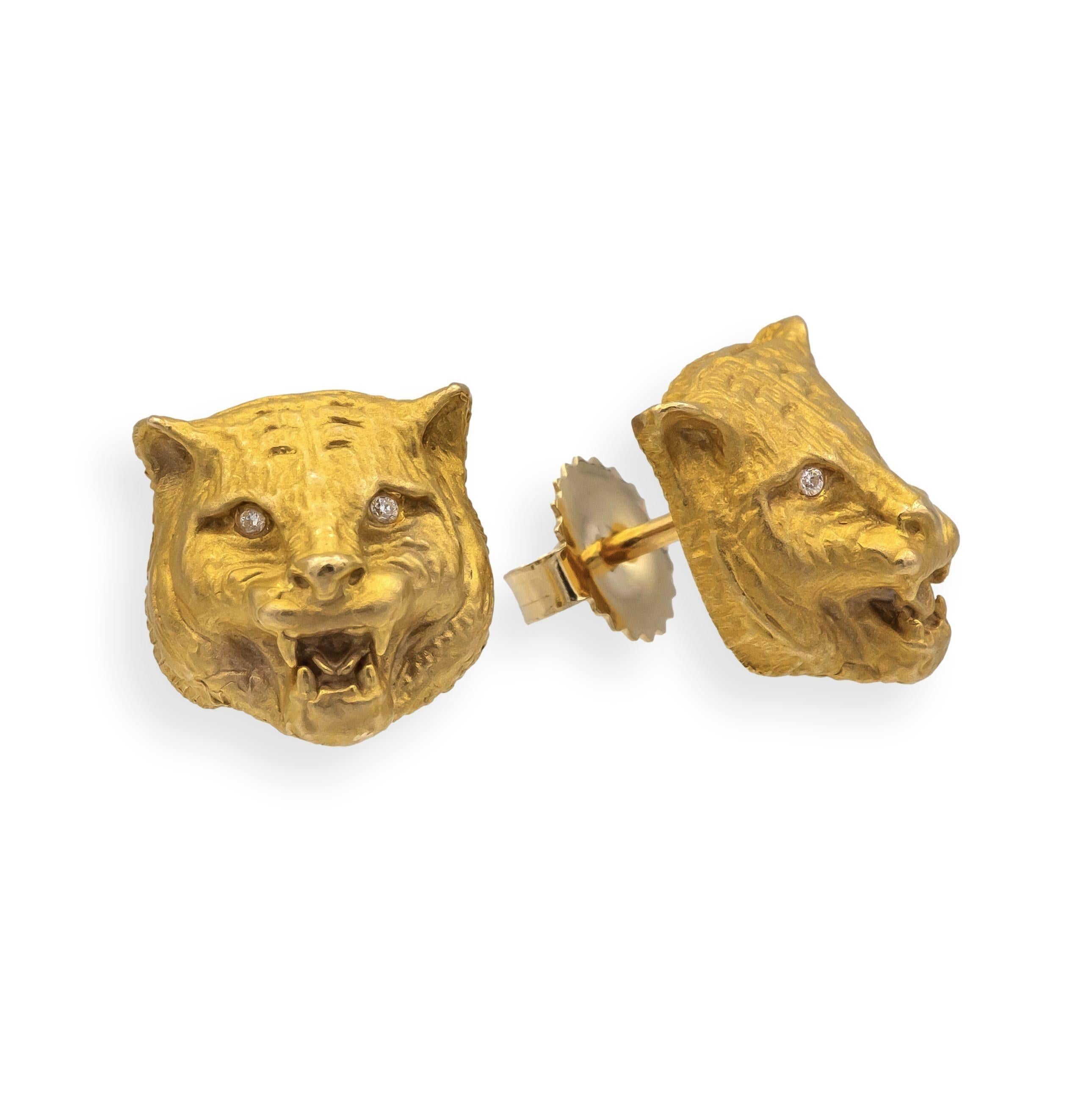 Vintage 14K Yellow Gold Lioness Earrings Studs with Diamond eyes  3D Detail For Sale 2