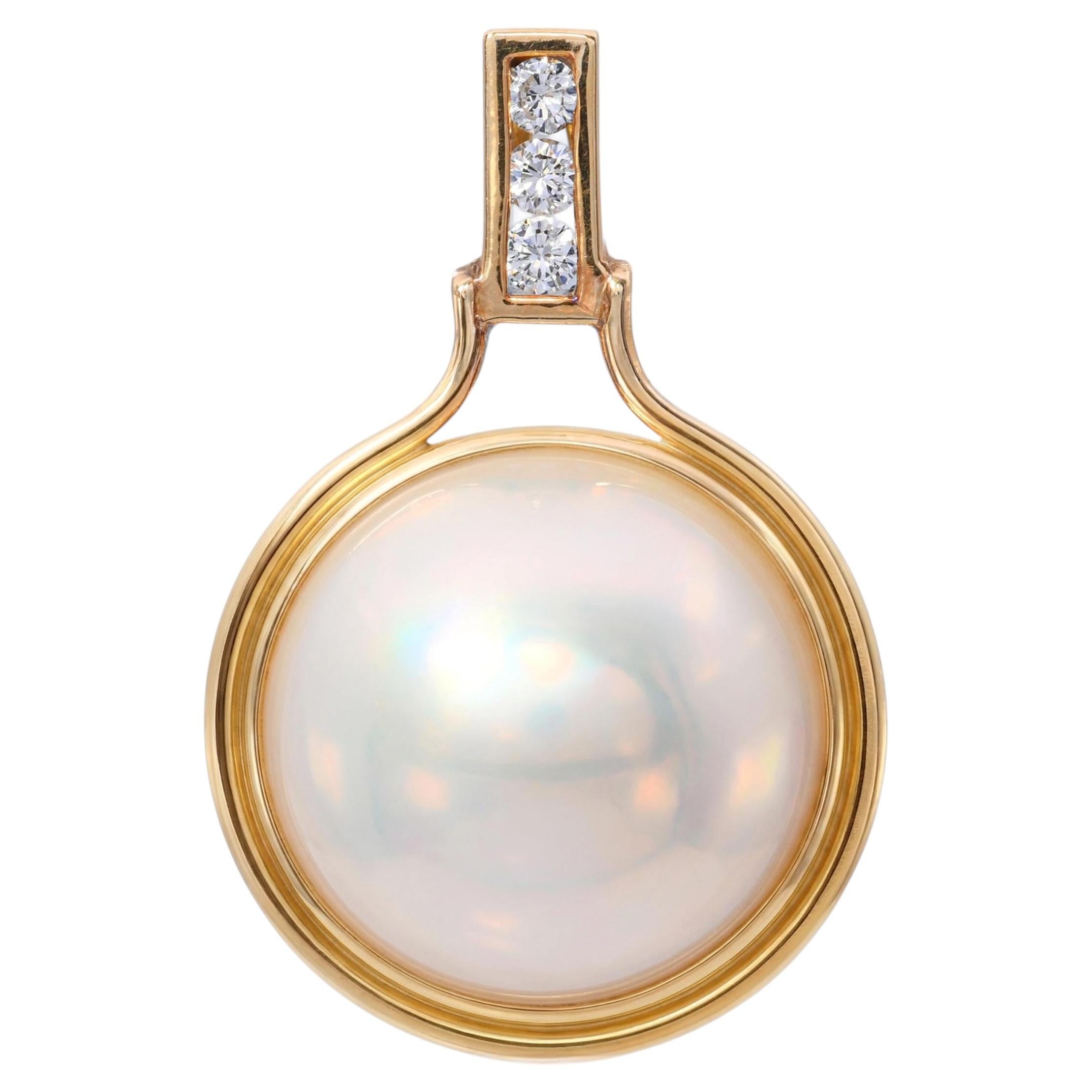 Colgante vintage de oro amarillo de 14k con perla Mabe y diamantes