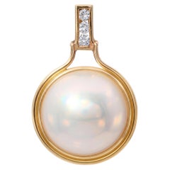 Vintage 14k Yellow Gold Mabe Pearl and Diamond Pendant