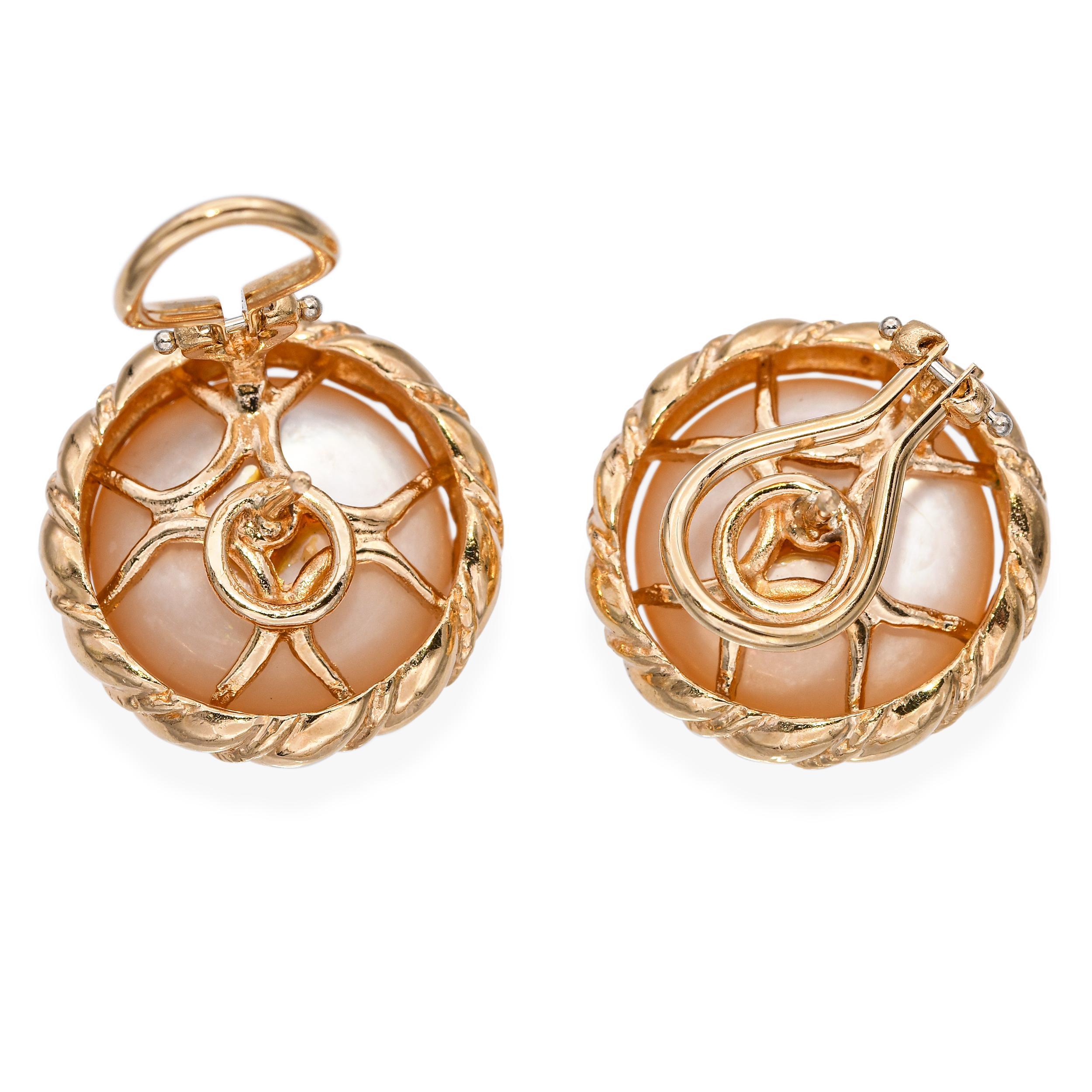 Boucles d'oreilles tressées en or jaune 14k avec perles de Mabe en vente 1