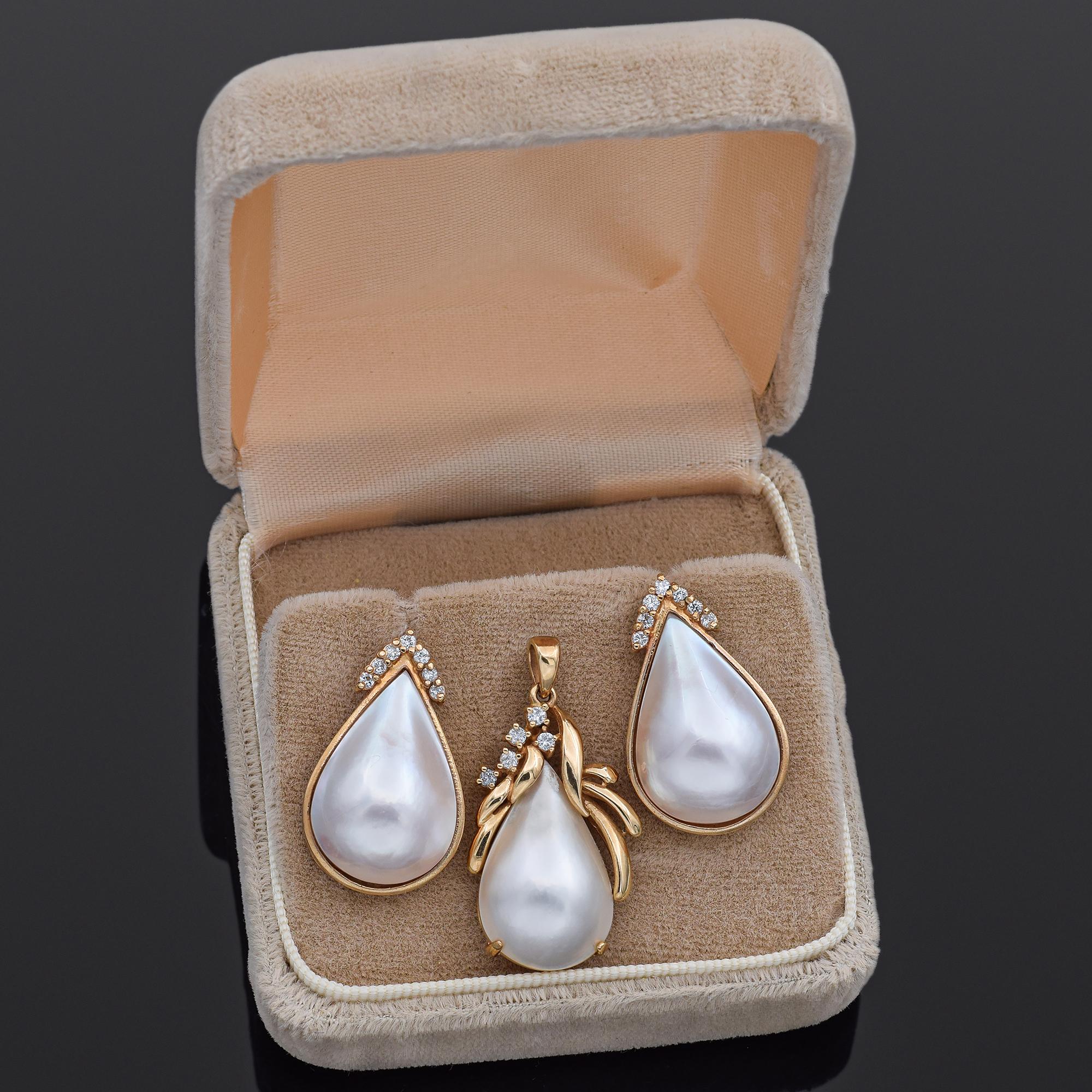 Round Cut Vintage Mabe Pearl Diamond Yellow Gold  Pendant & ALA Signed Earrings Set Box For Sale