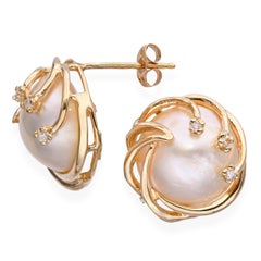 Vintage 14k Yellow Gold Mabe Pearl Stud Earrings