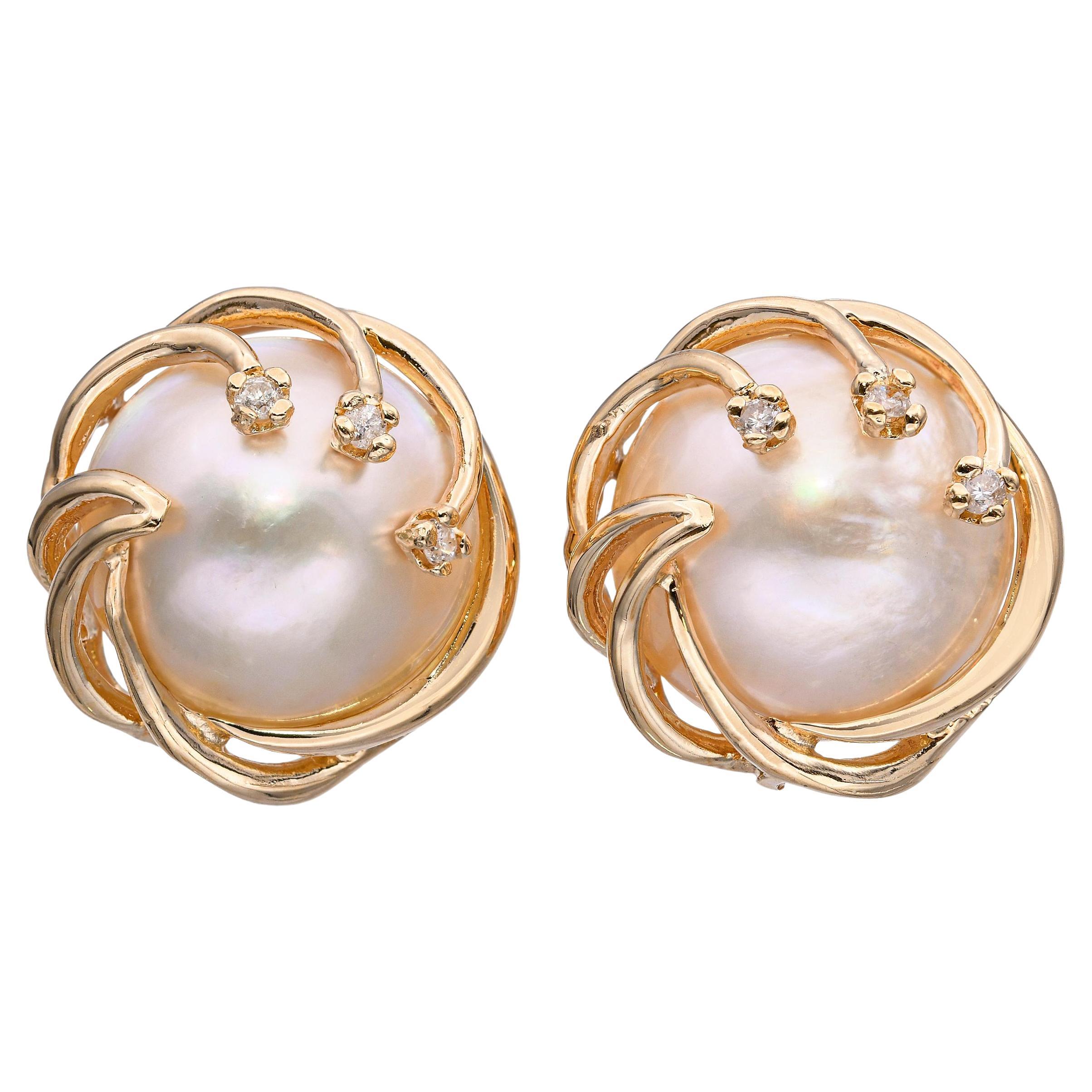 Vintage 14k Yellow Gold Mabe Pearl Stud Earrings For Sale