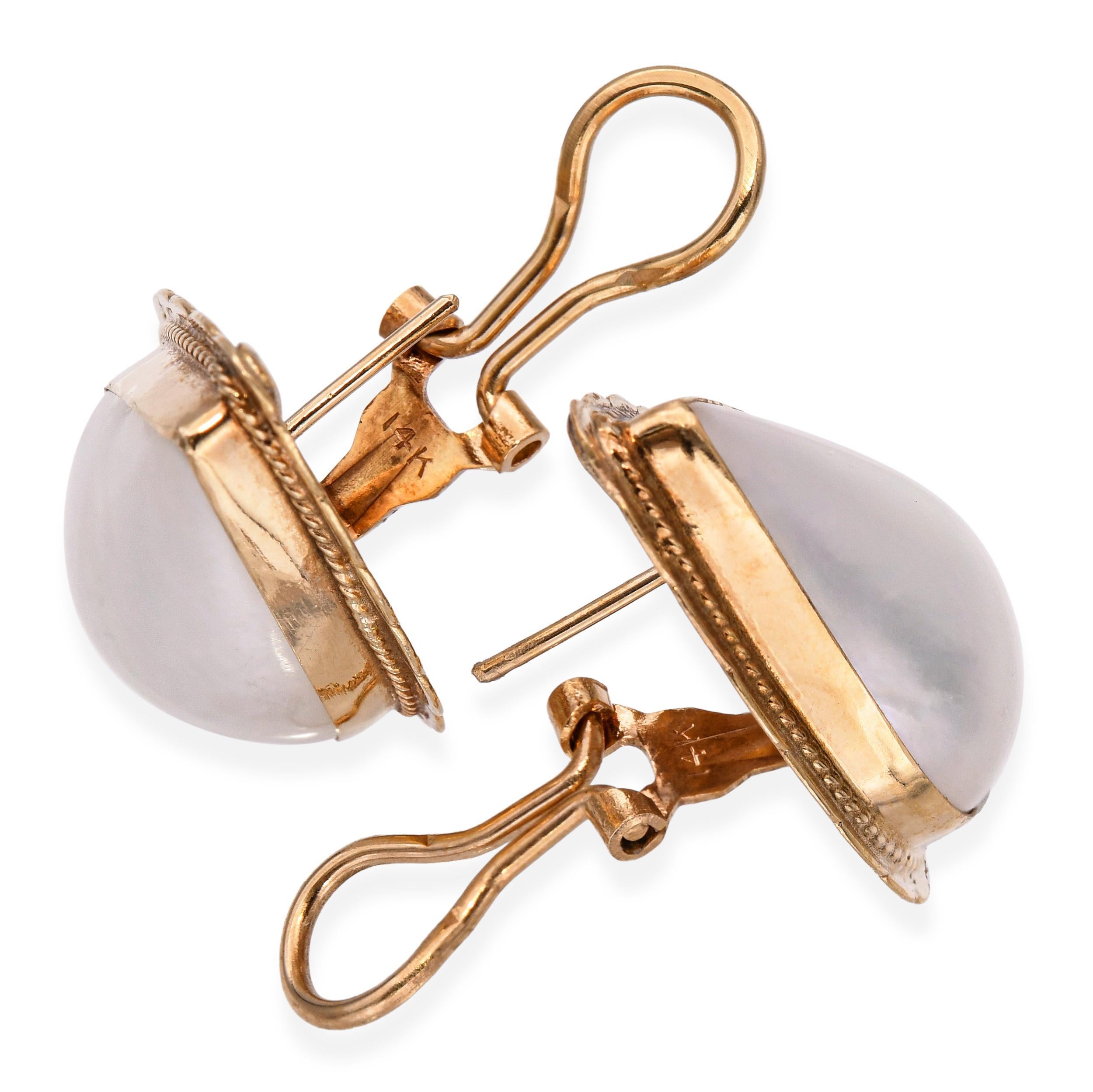 Pendientes de lágrima de perla Mabe de oro amarillo de 14k vintage en venta 1